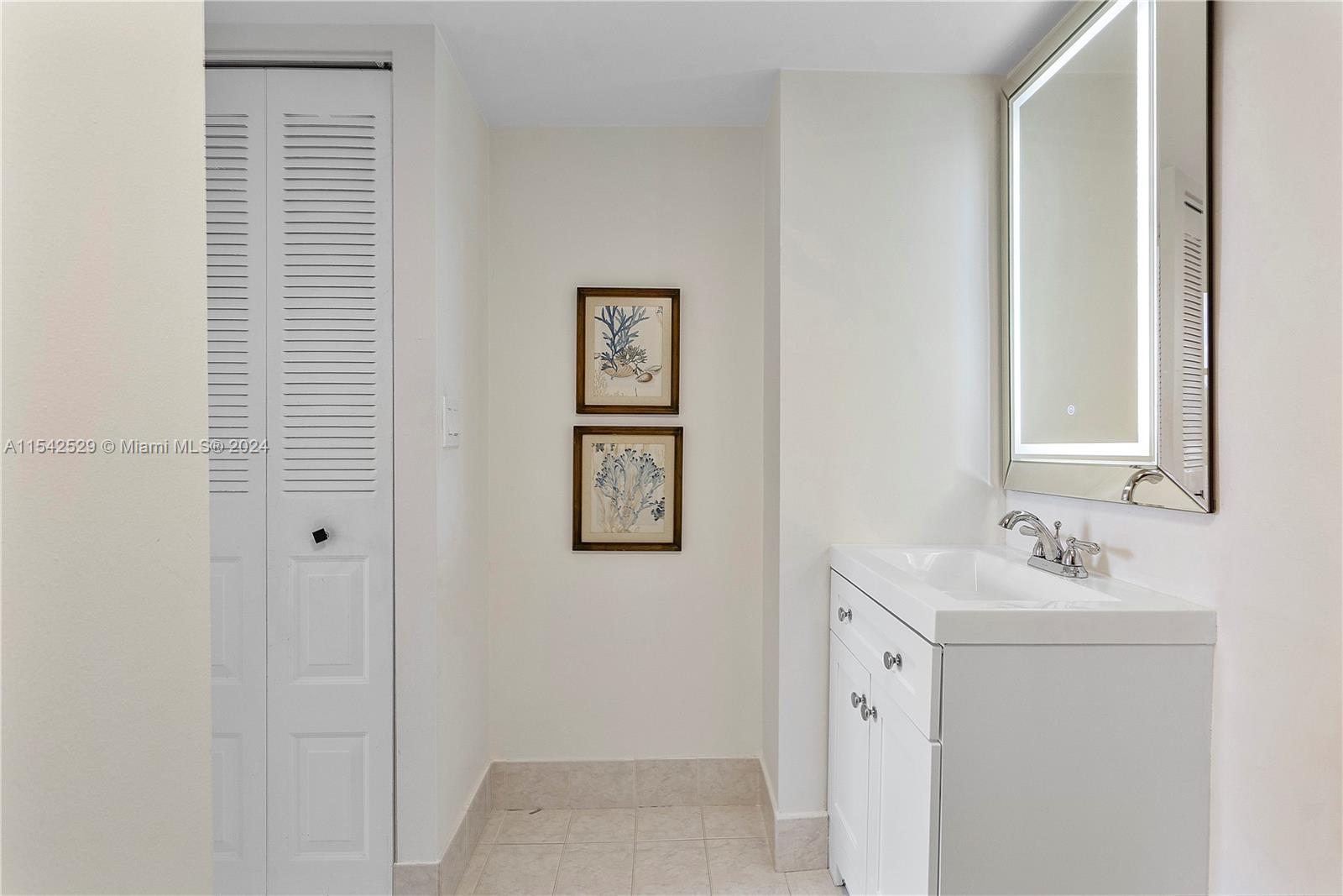 20335 Country Club Dr, Aventura, FL, 33180 United States, 2 Bedrooms Bedrooms, ,2 BathroomsBathrooms,Residential,For Sale,Country Club Dr,A11542529