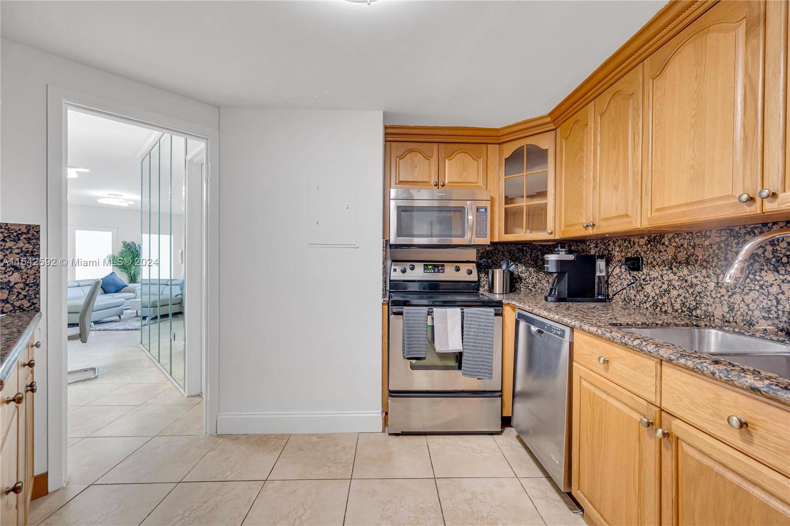 999 Brickell Bay Dr 2007, Miami, Florida 33131, 2 Bedrooms Bedrooms, ,2 BathroomsBathrooms,Residentiallease,For Rent,999 Brickell Bay Dr 2007,A11542592