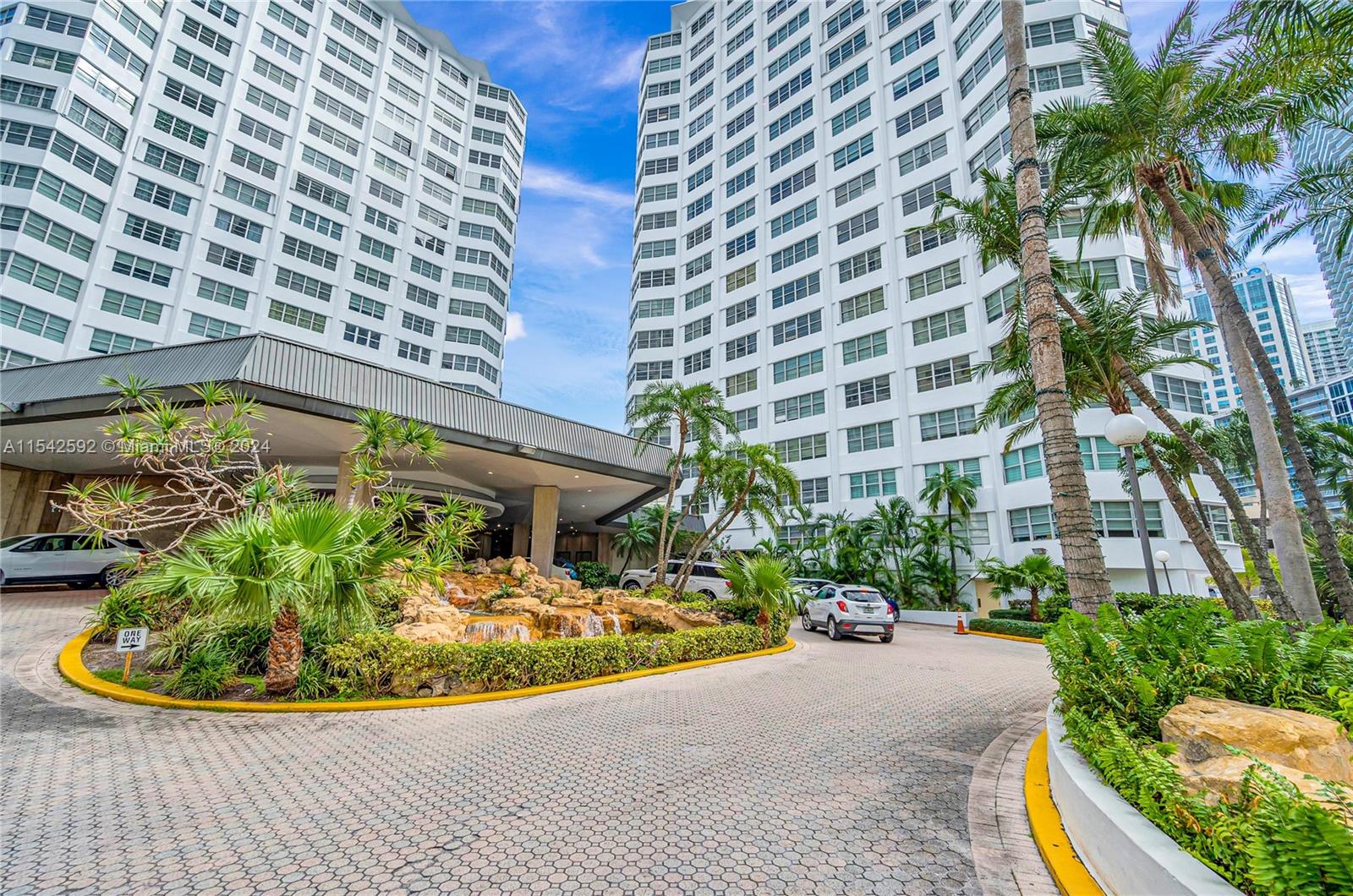 999 Brickell Bay Dr 2007, Miami, Florida 33131, 2 Bedrooms Bedrooms, ,2 BathroomsBathrooms,Residentiallease,For Rent,999 Brickell Bay Dr 2007,A11542592