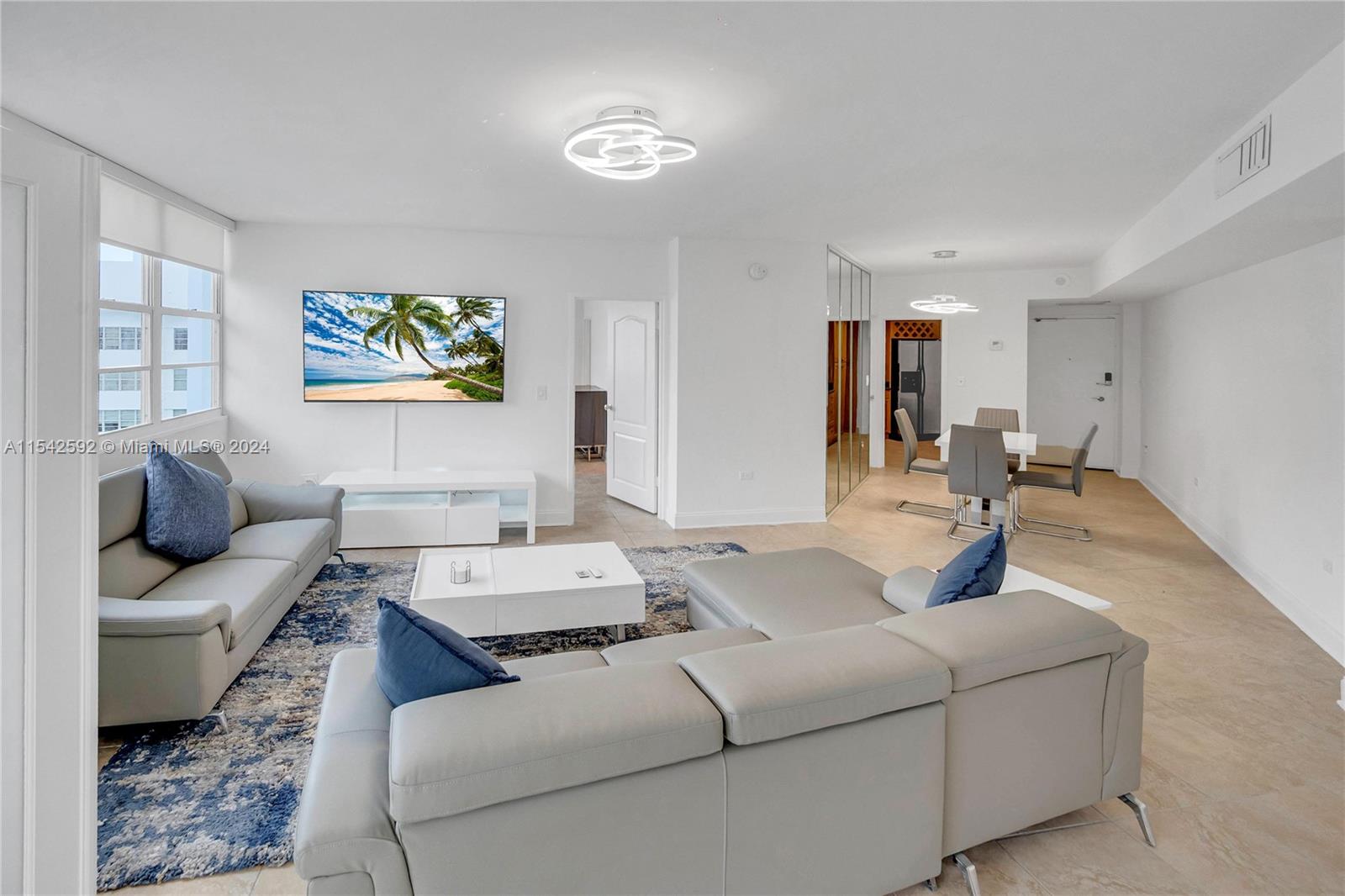 999 Brickell Bay Dr 2007, Miami, Florida 33131, 2 Bedrooms Bedrooms, ,2 BathroomsBathrooms,Residentiallease,For Rent,999 Brickell Bay Dr 2007,A11542592