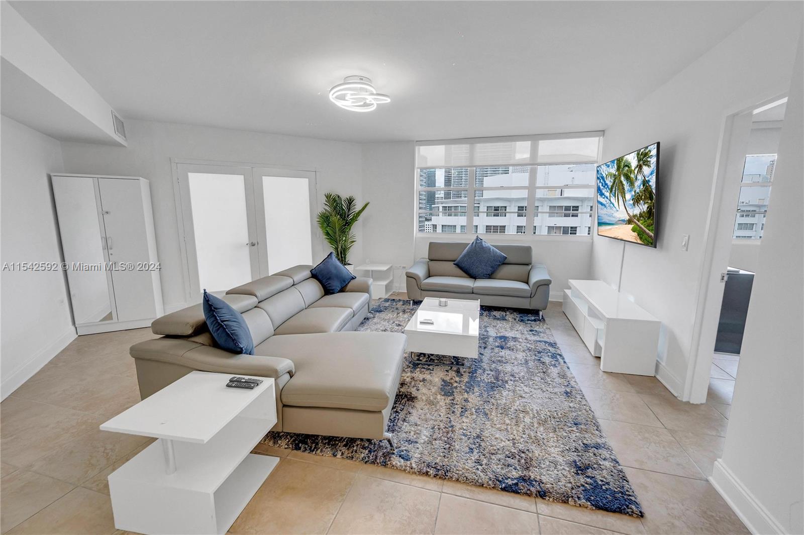 999 Brickell Bay Dr 2007, Miami, Florida 33131, 2 Bedrooms Bedrooms, ,2 BathroomsBathrooms,Residentiallease,For Rent,999 Brickell Bay Dr 2007,A11542592