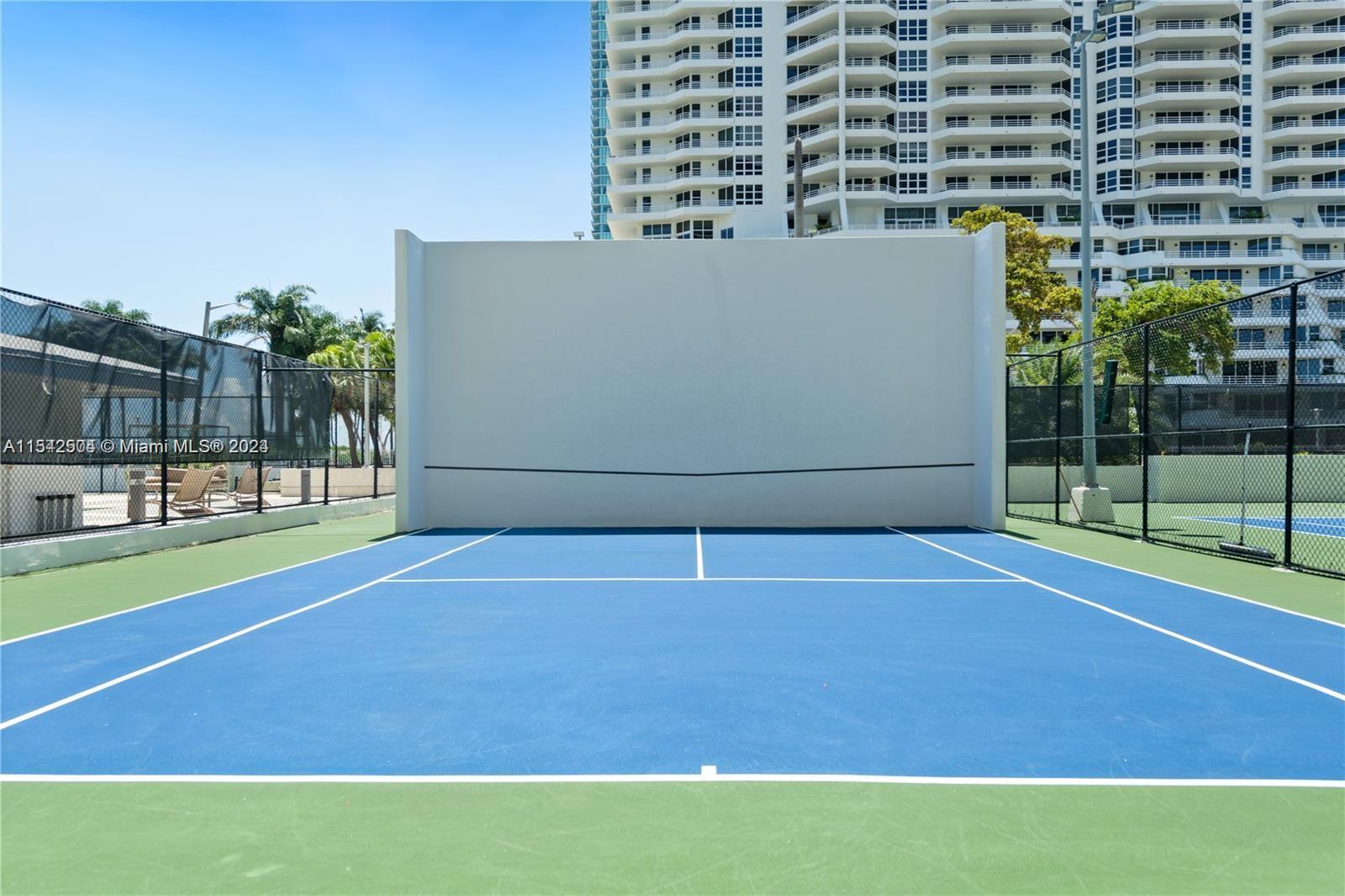 600 NE 36th St 2004, Miami, Florida 33137, 2 Bedrooms Bedrooms, ,2 BathroomsBathrooms,Residential,For Sale,600 NE 36th St 2004,A11542504