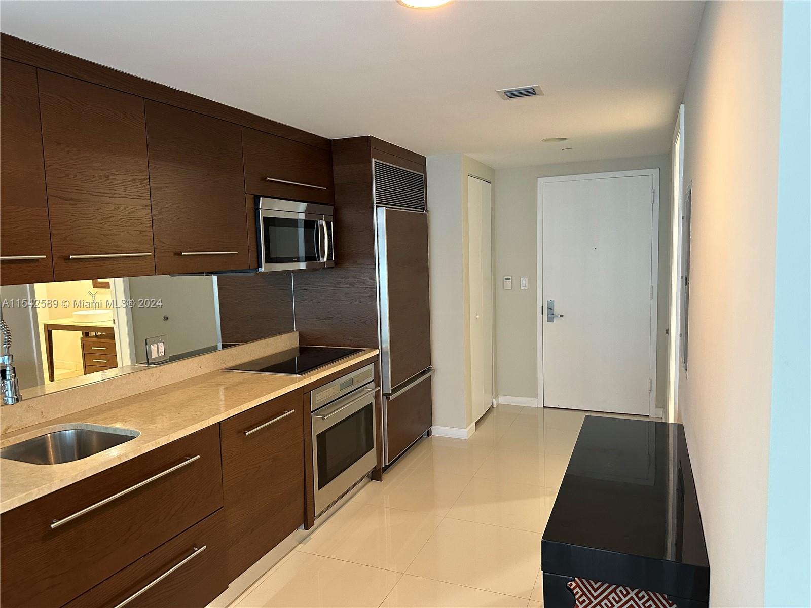 495 Brickell Ave 4906, Miami, Florida 33131, 1 Bedroom Bedrooms, ,1 BathroomBathrooms,Residentiallease,For Rent,495 Brickell Ave 4906,A11542589