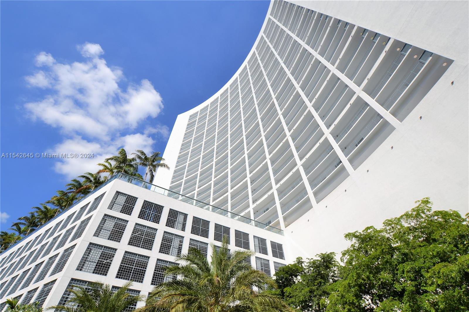 601 NE 36th St 2903, Miami, Florida 33137, 2 Bedrooms Bedrooms, ,2 BathroomsBathrooms,Residentiallease,For Rent,601 NE 36th St 2903,A11542645