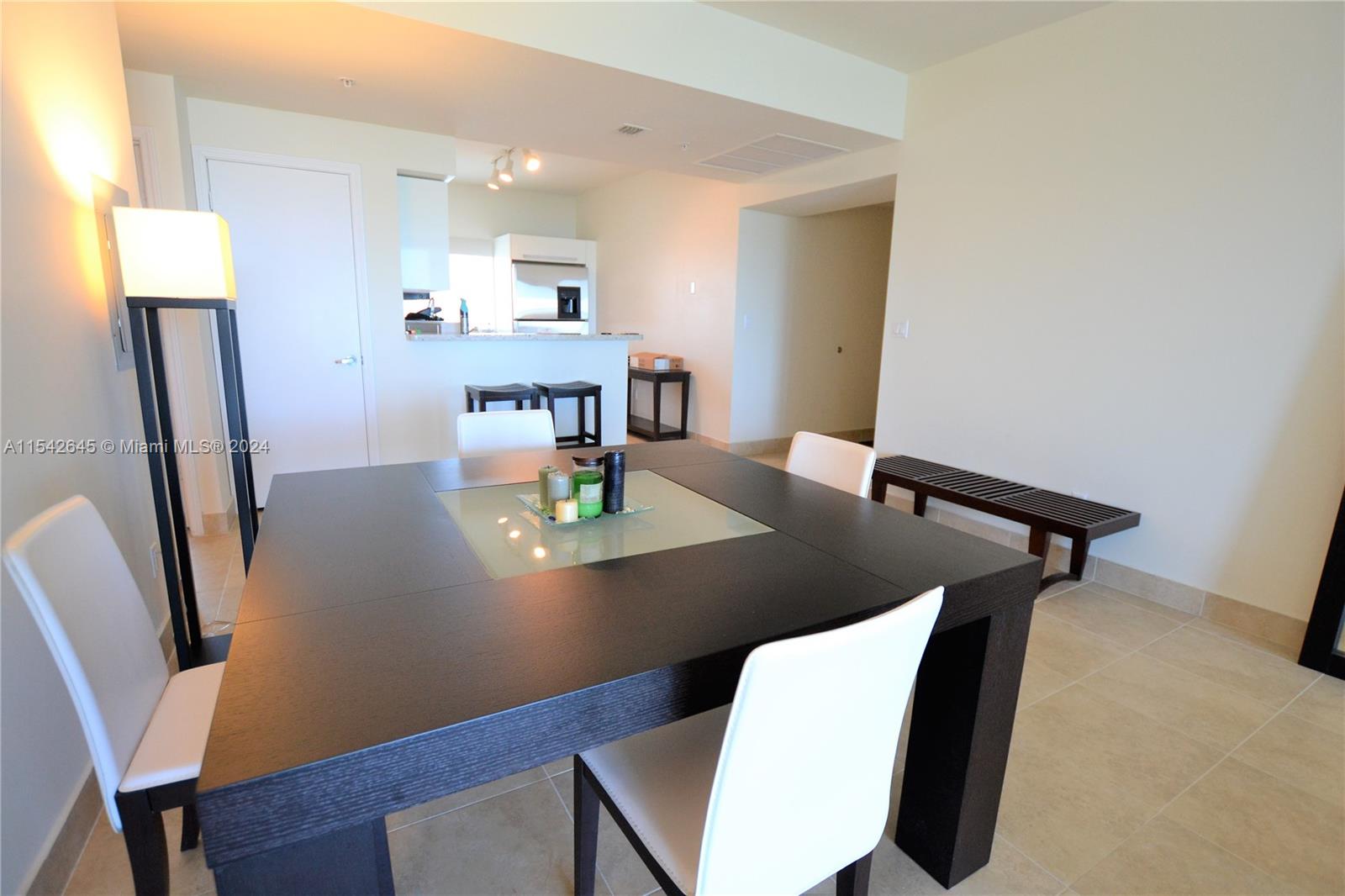 601 NE 36th St 2903, Miami, Florida 33137, 2 Bedrooms Bedrooms, ,2 BathroomsBathrooms,Residentiallease,For Rent,601 NE 36th St 2903,A11542645