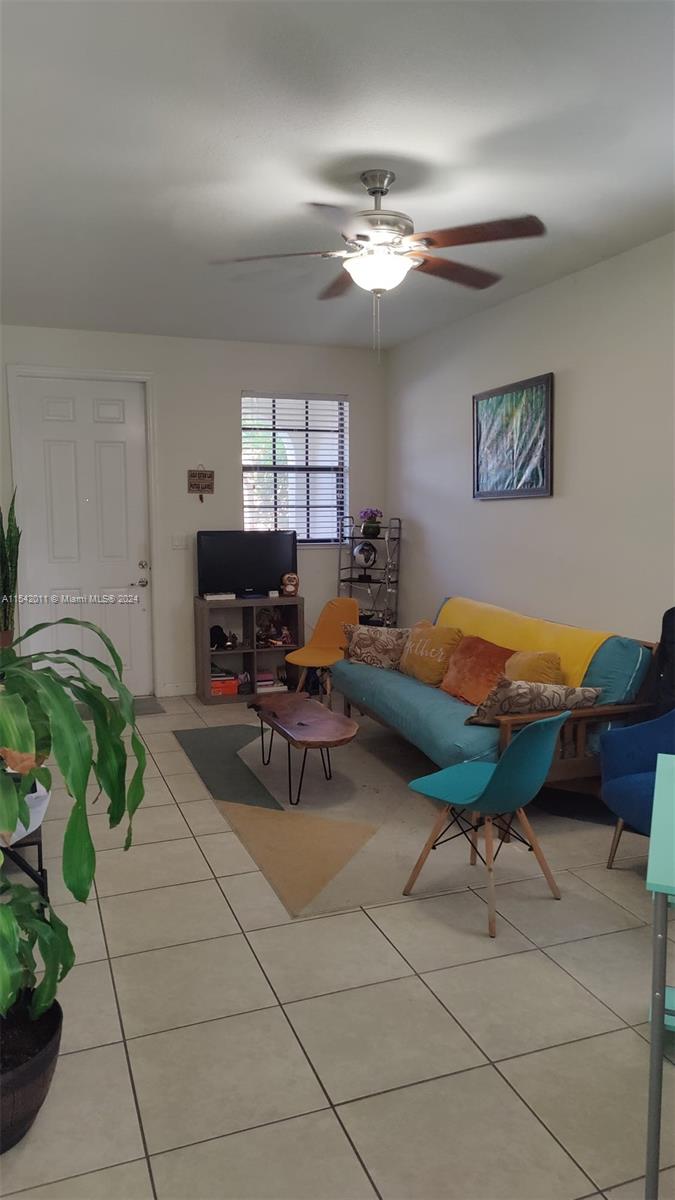 308 SE 37th Ter 0, Homestead, Florida 33033, 4 Bedrooms Bedrooms, ,2 BathroomsBathrooms,Residentiallease,For Rent,308 SE 37th Ter 0,A11542011