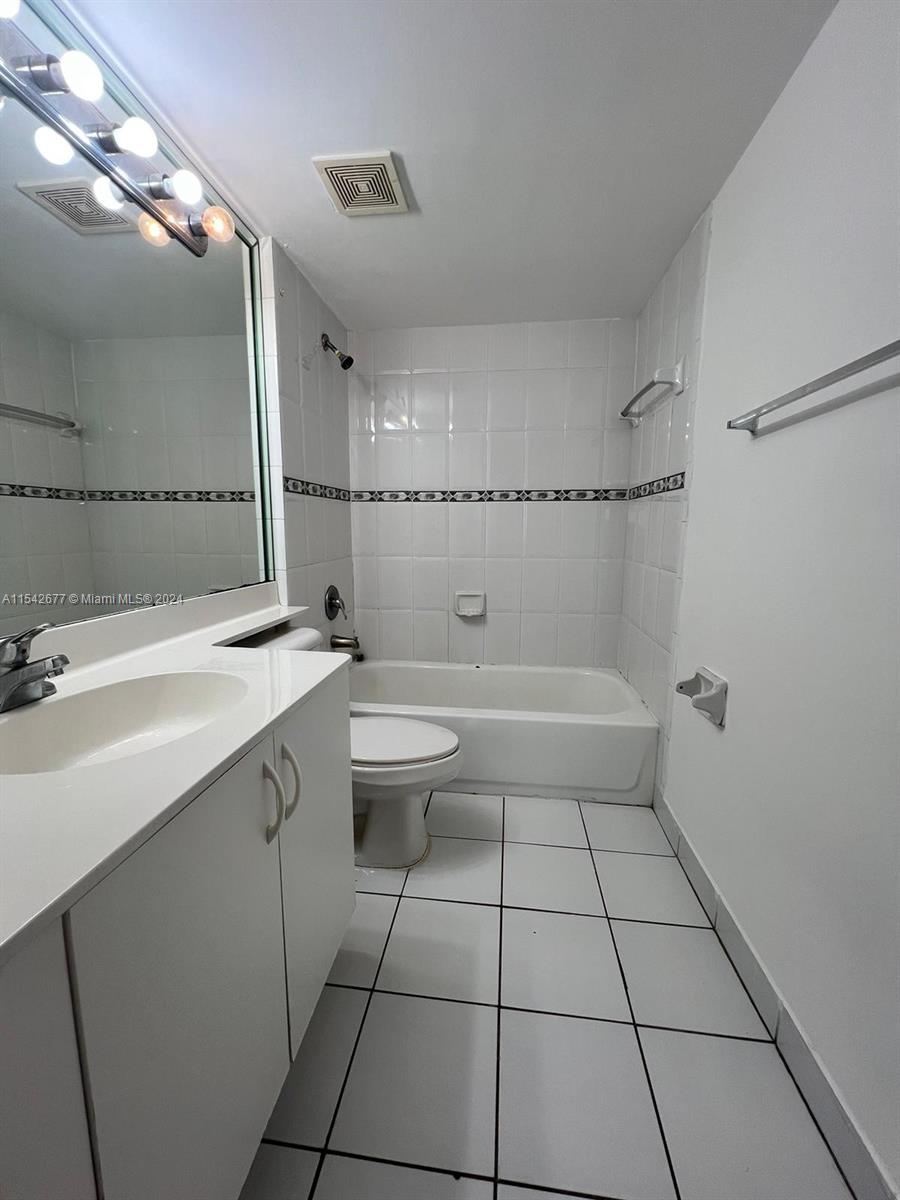 2475 NW 16th St Rd 308, Miami, Florida 33125, 2 Bedrooms Bedrooms, ,2 BathroomsBathrooms,Residential,For Sale,2475 NW 16th St Rd 308,A11542677