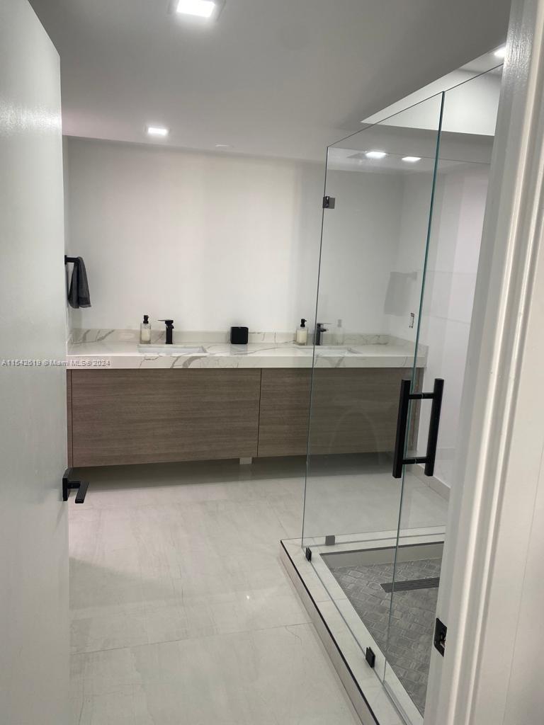 19707 Turnberry Way 7G, Aventura, Florida 33180, 2 Bedrooms Bedrooms, ,2 BathroomsBathrooms,Residentiallease,For Rent,19707 Turnberry Way 7G,A11542619