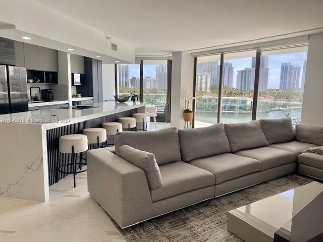 19707 Turnberry Way 7G, Aventura, Florida 33180, 2 Bedrooms Bedrooms, ,2 BathroomsBathrooms,Residentiallease,For Rent,19707 Turnberry Way 7G,A11542619