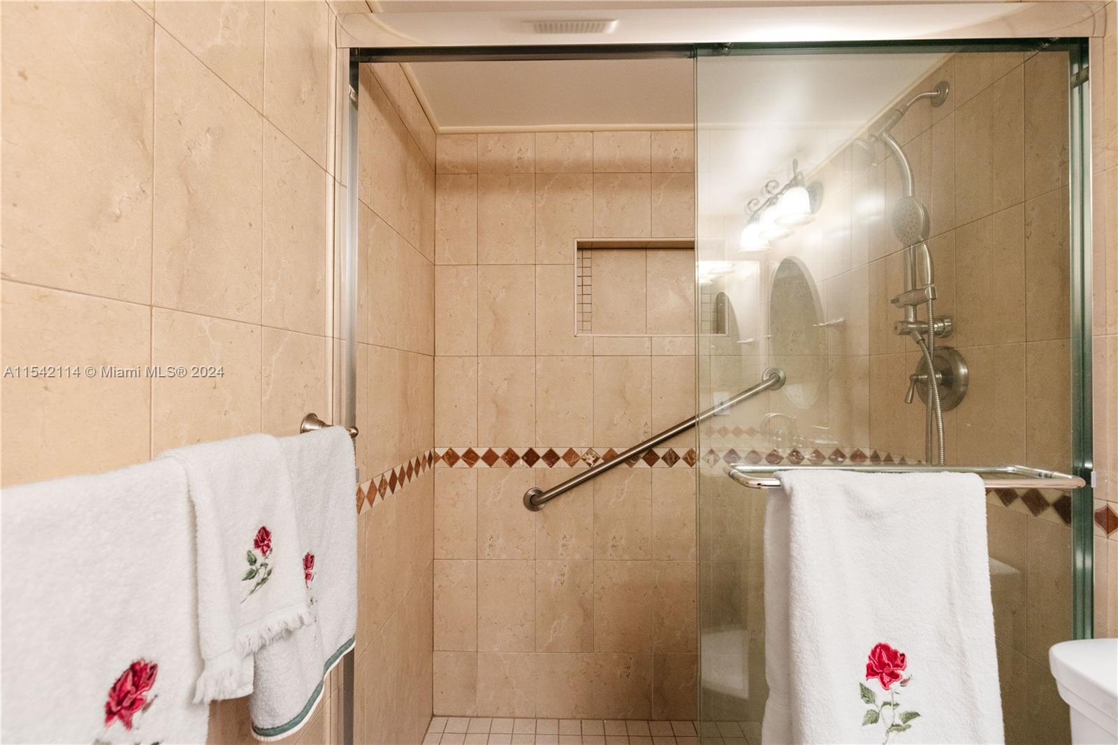 3131 S Ocean Dr 110, Hallandale Beach, Florida 33009, 1 Bedroom Bedrooms, ,1 BathroomBathrooms,Residentiallease,For Rent,3131 S Ocean Dr 110,A11542114