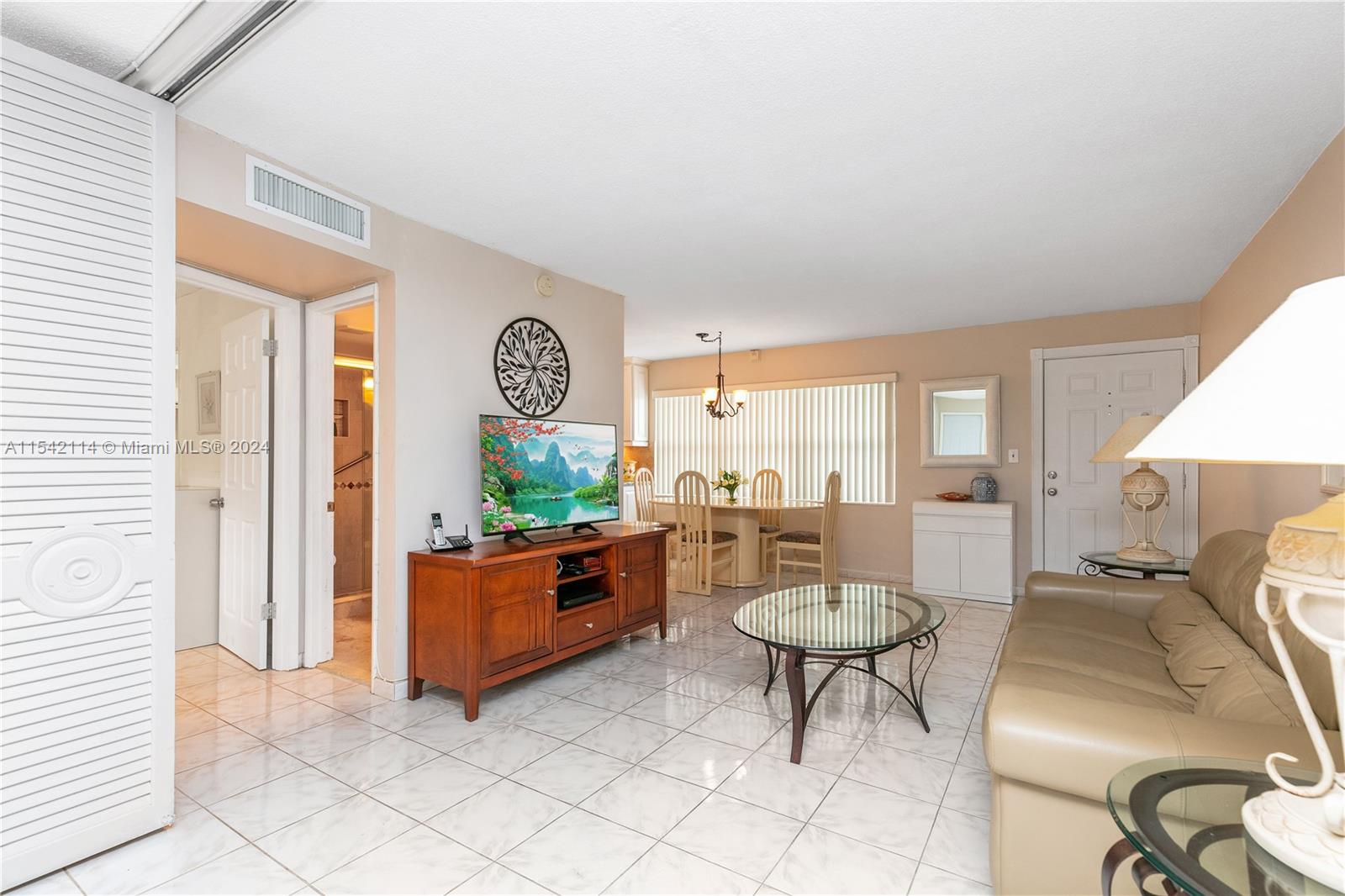 3131 S Ocean Dr 110, Hallandale Beach, Florida 33009, 1 Bedroom Bedrooms, ,1 BathroomBathrooms,Residentiallease,For Rent,3131 S Ocean Dr 110,A11542114