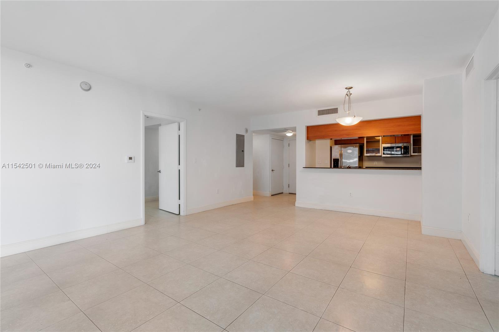 1800 N Bayshore Dr 2114, Miami, Florida 33132, 2 Bedrooms Bedrooms, ,2 BathroomsBathrooms,Residentiallease,For Rent,1800 N Bayshore Dr 2114,A11542501