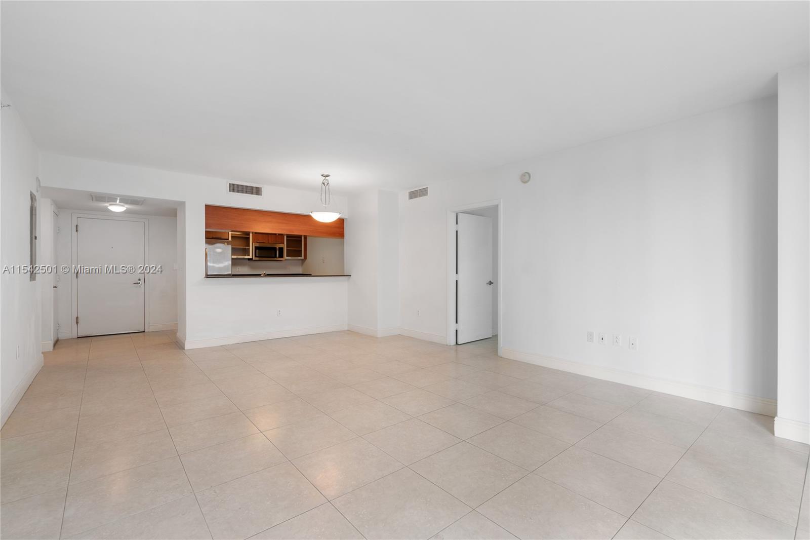 1800 N Bayshore Dr 2114, Miami, Florida 33132, 2 Bedrooms Bedrooms, ,2 BathroomsBathrooms,Residentiallease,For Rent,1800 N Bayshore Dr 2114,A11542501