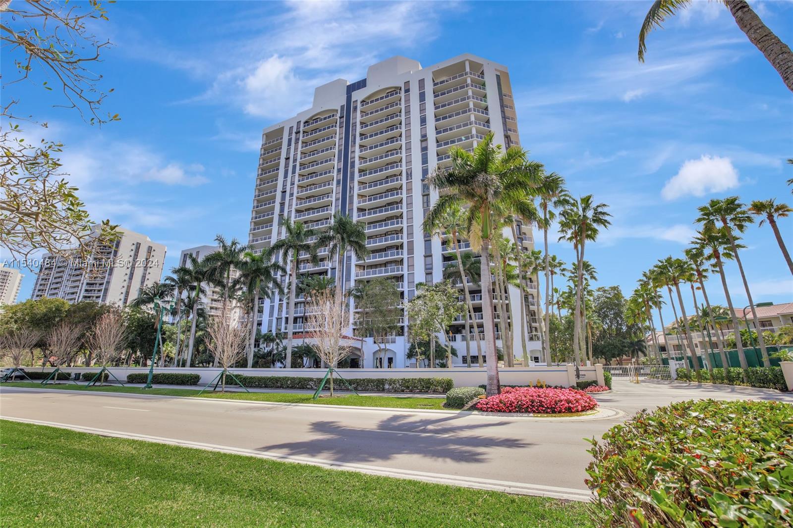 3598  Yacht Club Dr #703 For Sale A11540484, FL