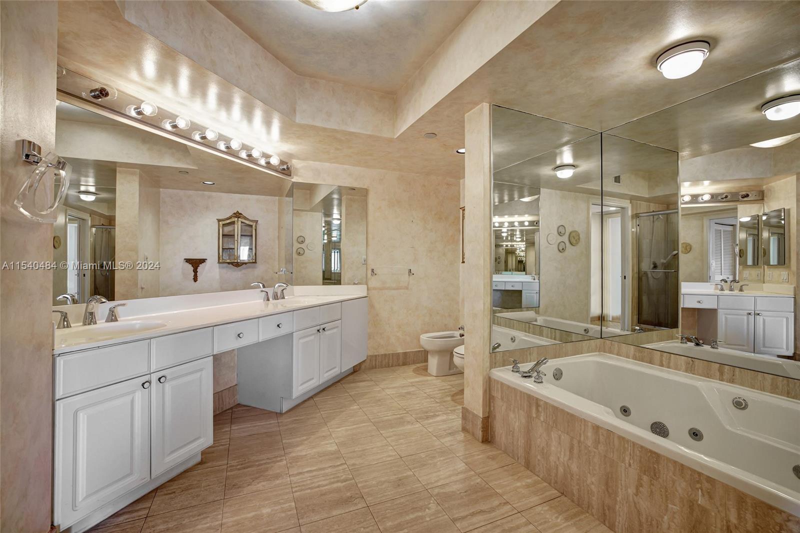 3598 Yacht Club Dr, Aventura, FL, 33180 United States, 2 Bedrooms Bedrooms, ,2 BathroomsBathrooms,Residential,For Sale,Yacht Club Dr,A11540484