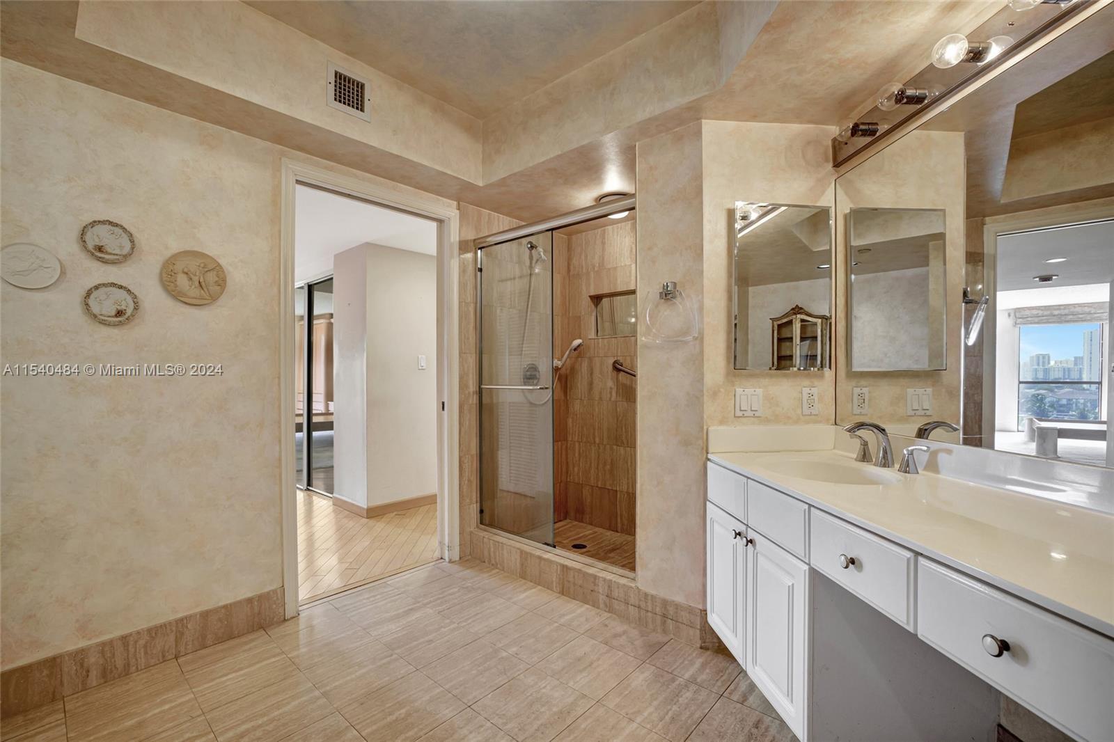 3598 Yacht Club Dr, Aventura, FL, 33180 United States, 2 Bedrooms Bedrooms, ,2 BathroomsBathrooms,Residential,For Sale,Yacht Club Dr,A11540484