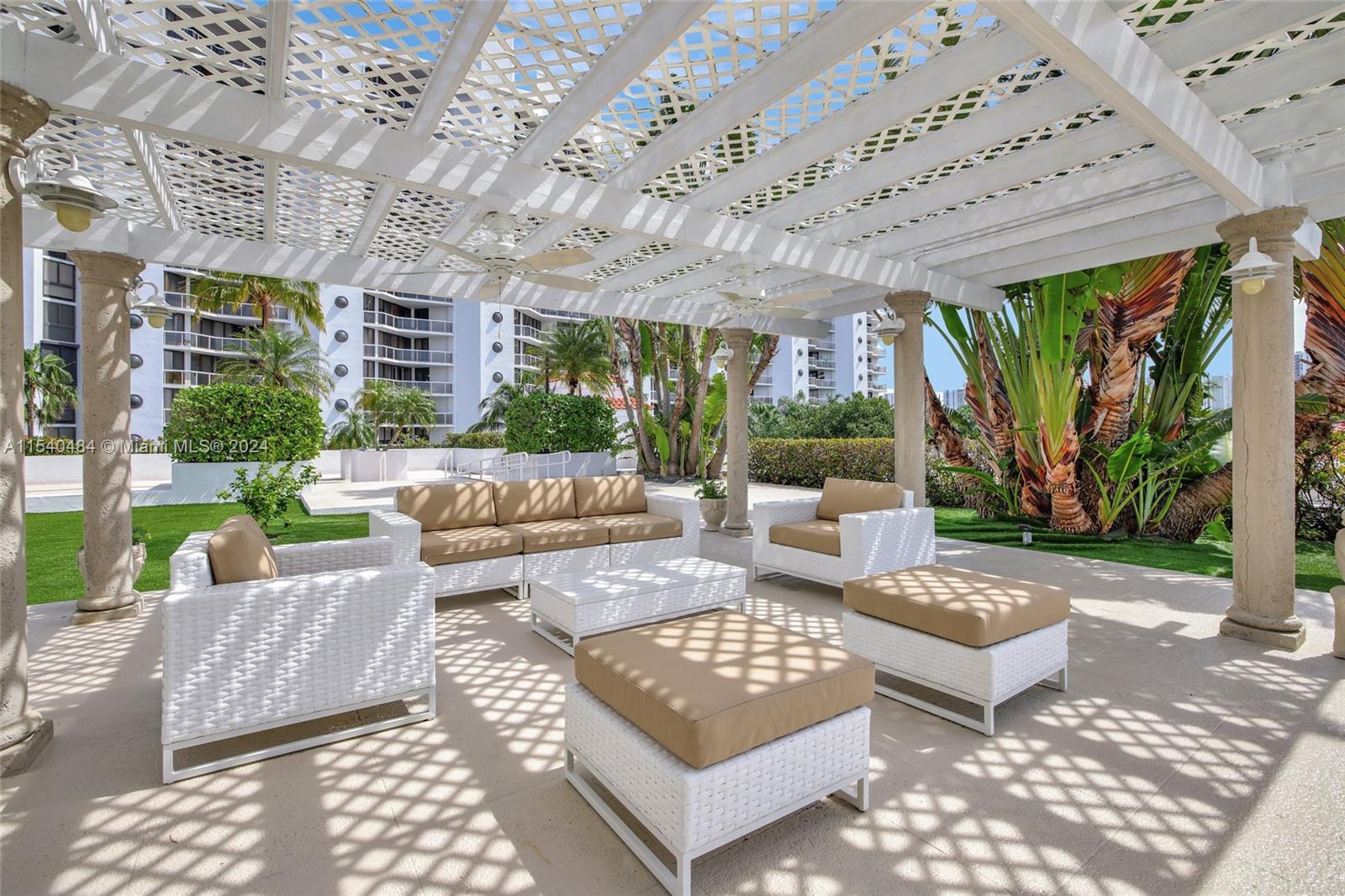 3598 Yacht Club Dr, Aventura, FL, 33180 United States, 2 Bedrooms Bedrooms, ,2 BathroomsBathrooms,Residential,For Sale,Yacht Club Dr,A11540484