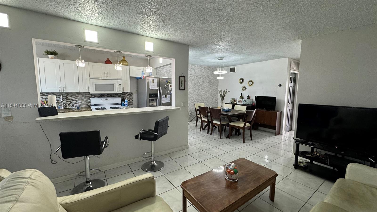 160 203rd Ter, Miami Gardens, FL, 33179 United States, 1 Bedroom Bedrooms, ,1 BathroomBathrooms,Residential,For Sale,203rd Ter,A11541655