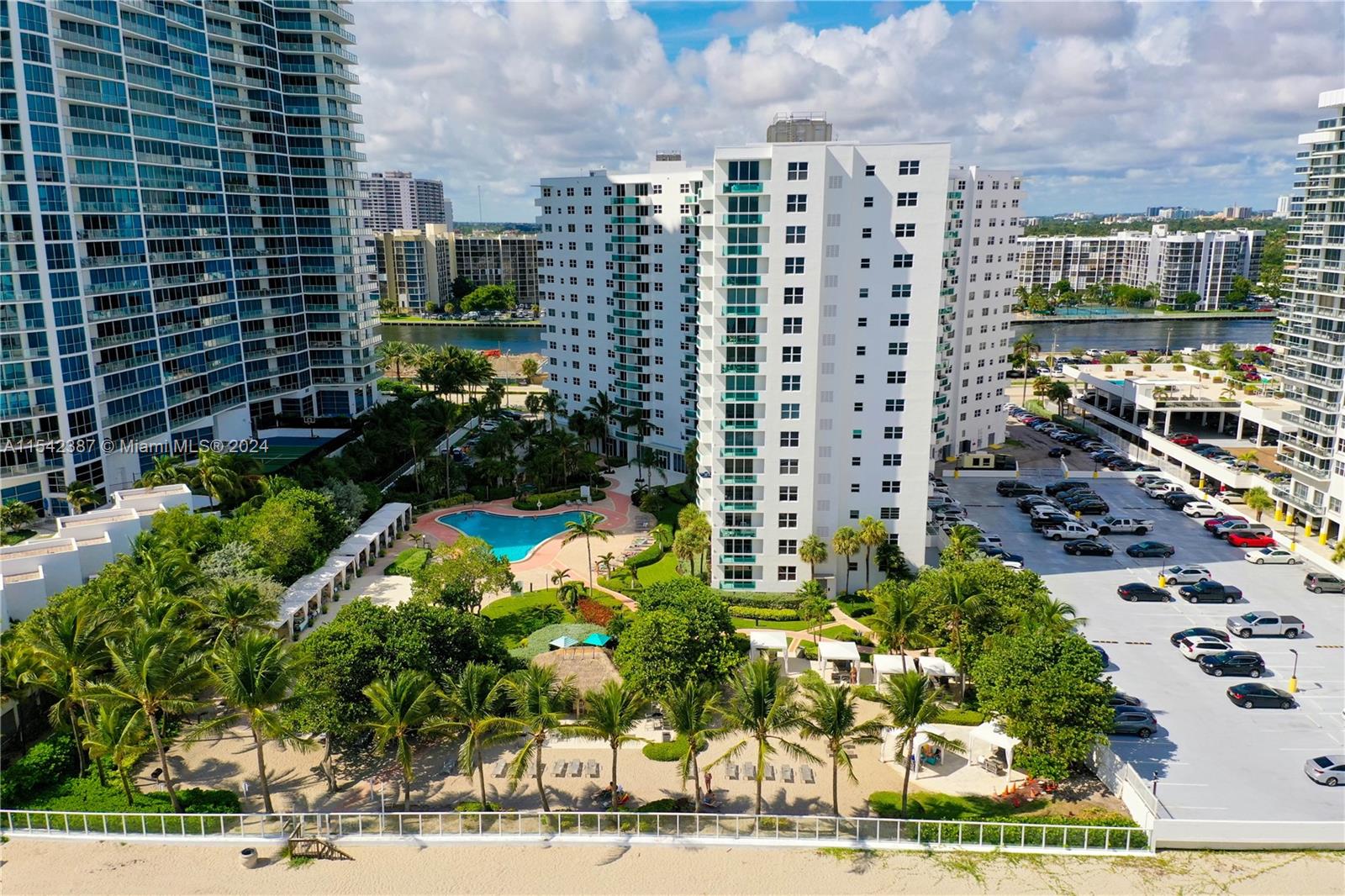 3001 S Ocean Dr 1407, Hollywood, Florida 33019, 1 Bedroom Bedrooms, ,1 BathroomBathrooms,Residentiallease,For Rent,3001 S Ocean Dr 1407,A11542387