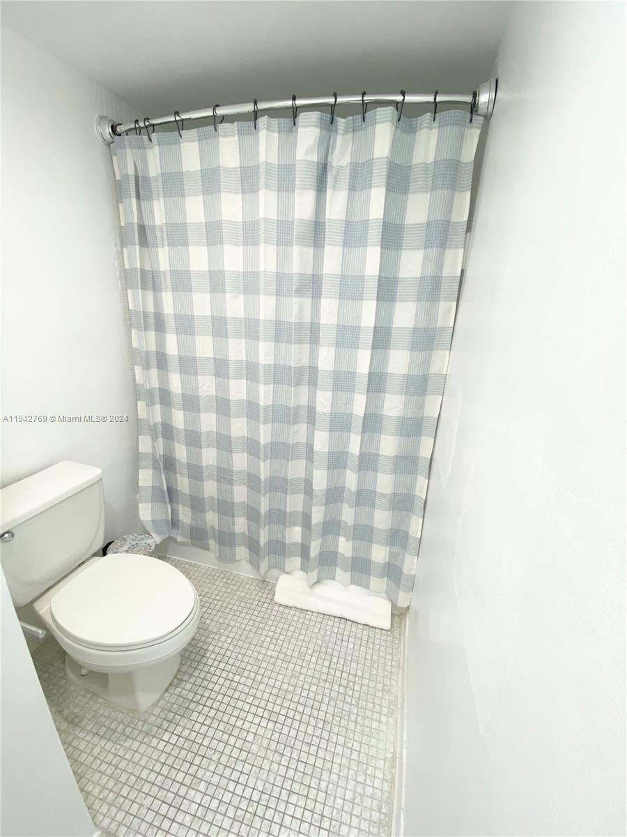 4001 S Ocean Dr 4M, Hollywood, Florida 33019, 2 Bedrooms Bedrooms, ,2 BathroomsBathrooms,Residentiallease,For Rent,4001 S Ocean Dr 4M,A11542769