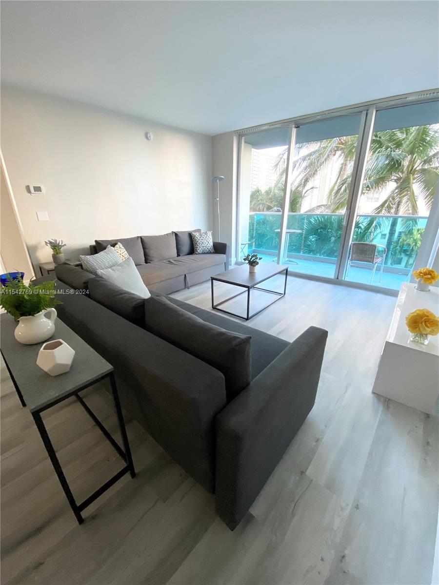4001 S Ocean Dr 4M, Hollywood, Florida 33019, 2 Bedrooms Bedrooms, ,2 BathroomsBathrooms,Residentiallease,For Rent,4001 S Ocean Dr 4M,A11542769