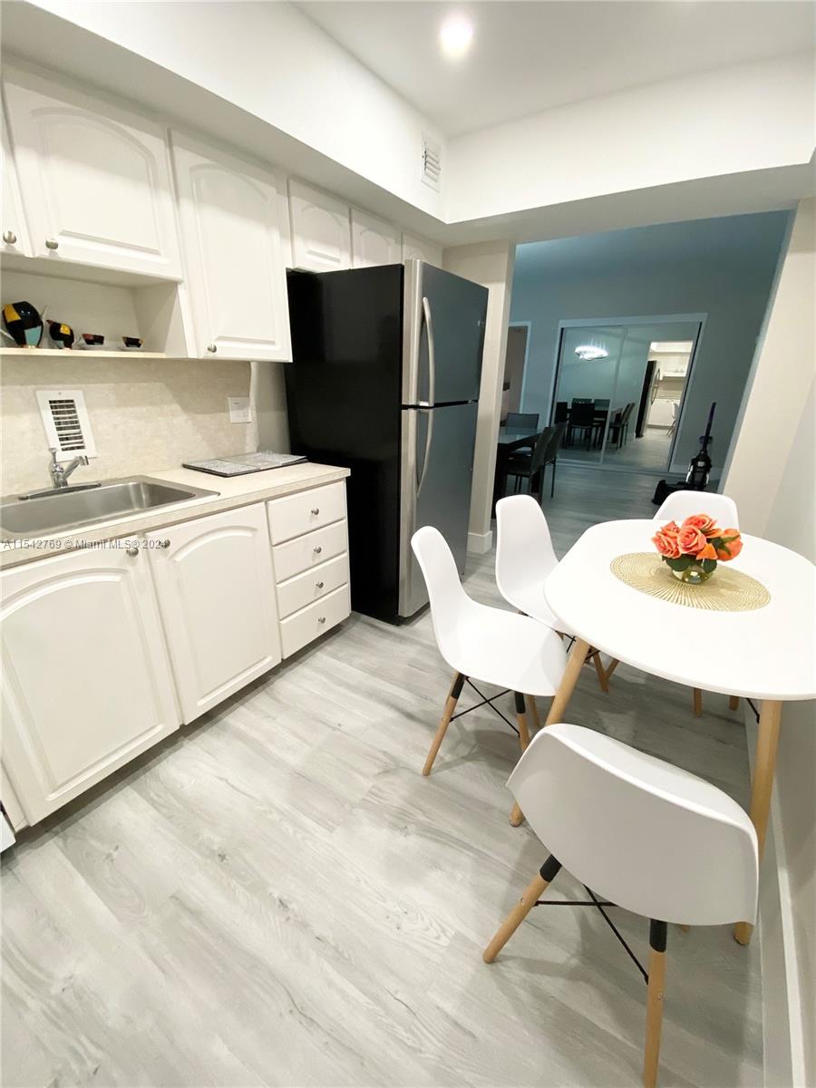 4001 S Ocean Dr 4M, Hollywood, Florida 33019, 2 Bedrooms Bedrooms, ,2 BathroomsBathrooms,Residentiallease,For Rent,4001 S Ocean Dr 4M,A11542769