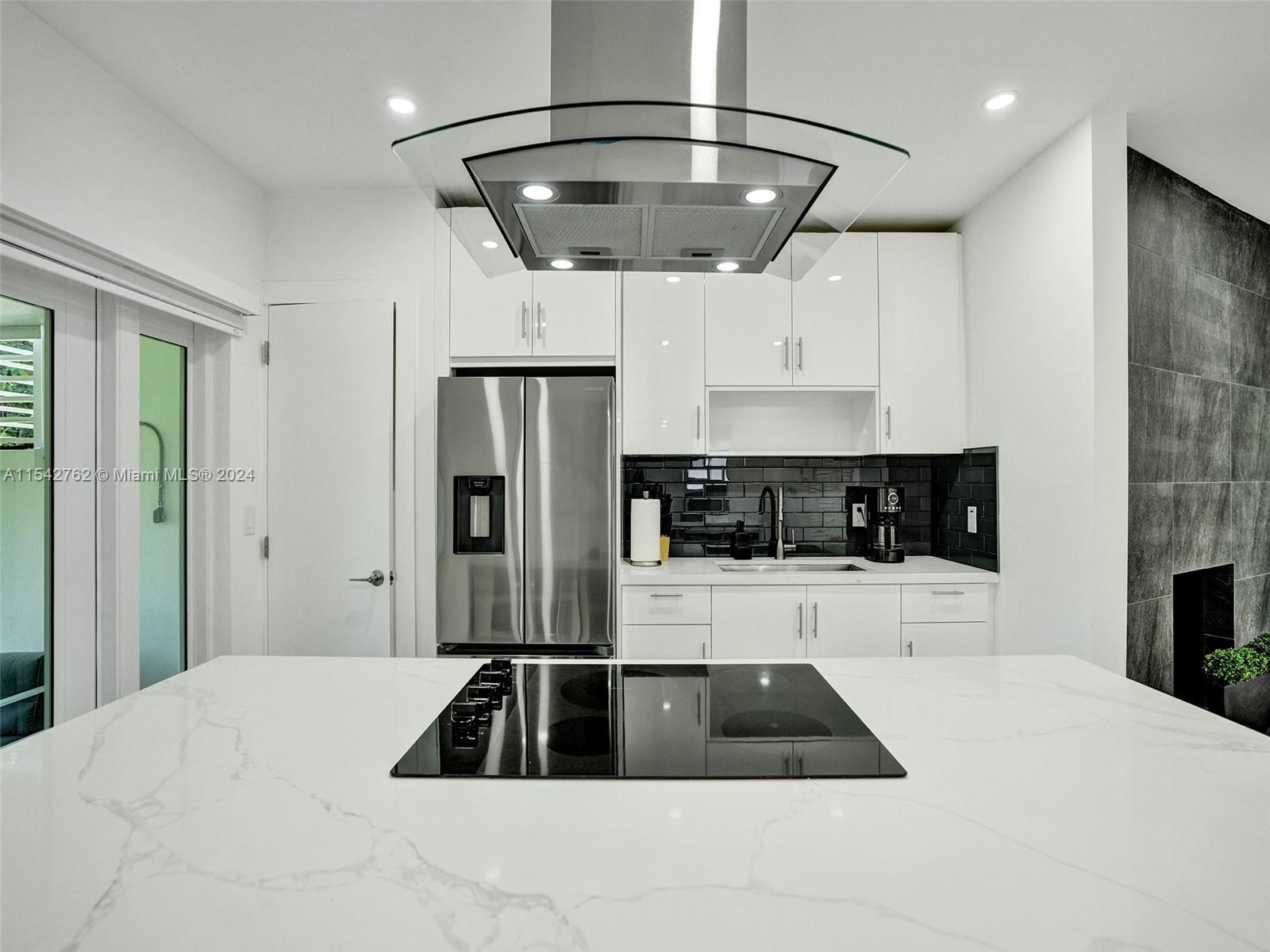 210 NE 85th St 210, El Portal, Florida 33138, 3 Bedrooms Bedrooms, ,2 BathroomsBathrooms,Residentiallease,For Rent,210 NE 85th St 210,A11542762