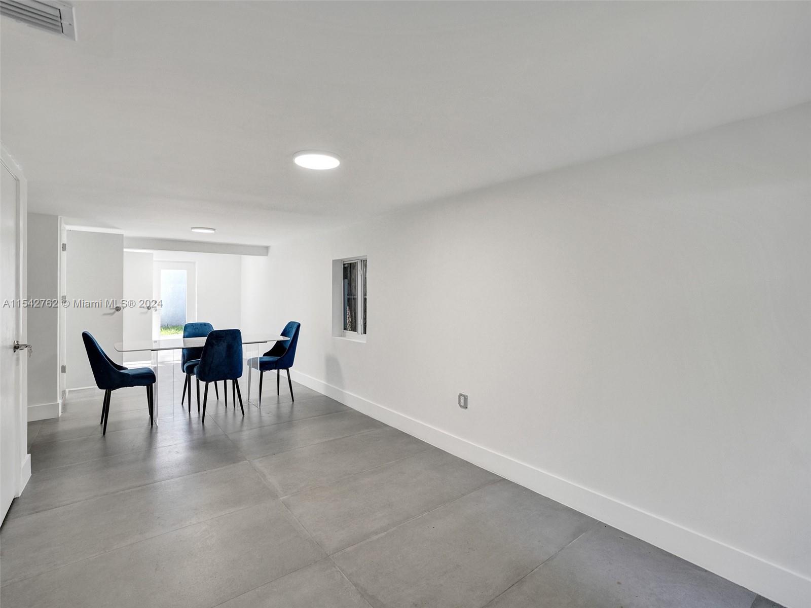 210 NE 85th St 210, El Portal, Florida 33138, 3 Bedrooms Bedrooms, ,2 BathroomsBathrooms,Residentiallease,For Rent,210 NE 85th St 210,A11542762