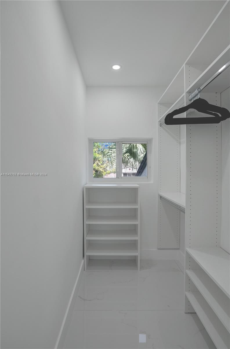 210 NE 85th St 210, El Portal, Florida 33138, 3 Bedrooms Bedrooms, ,2 BathroomsBathrooms,Residentiallease,For Rent,210 NE 85th St 210,A11542762