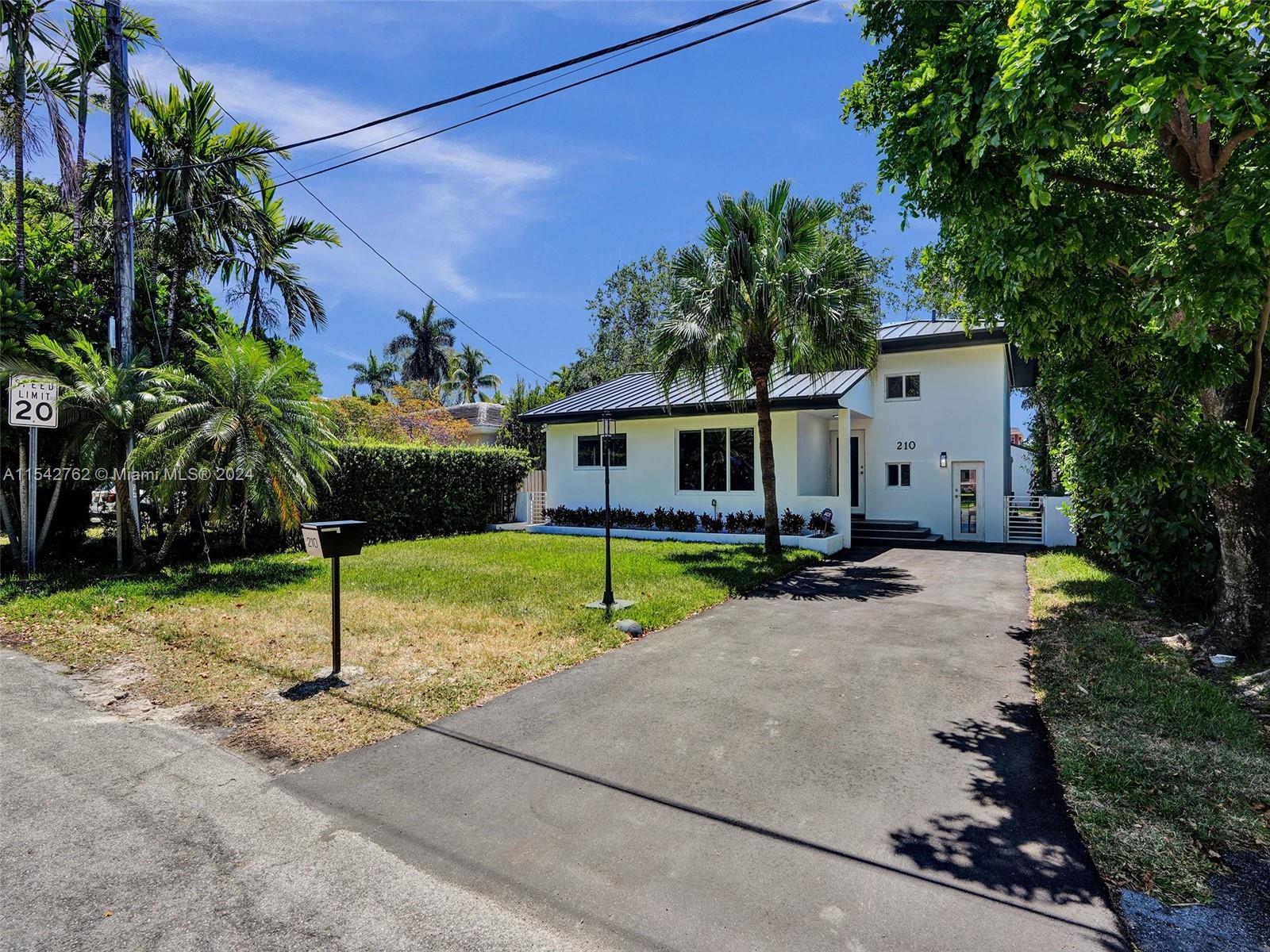 210 NE 85th St 210, El Portal, Florida 33138, 3 Bedrooms Bedrooms, ,2 BathroomsBathrooms,Residentiallease,For Rent,210 NE 85th St 210,A11542762