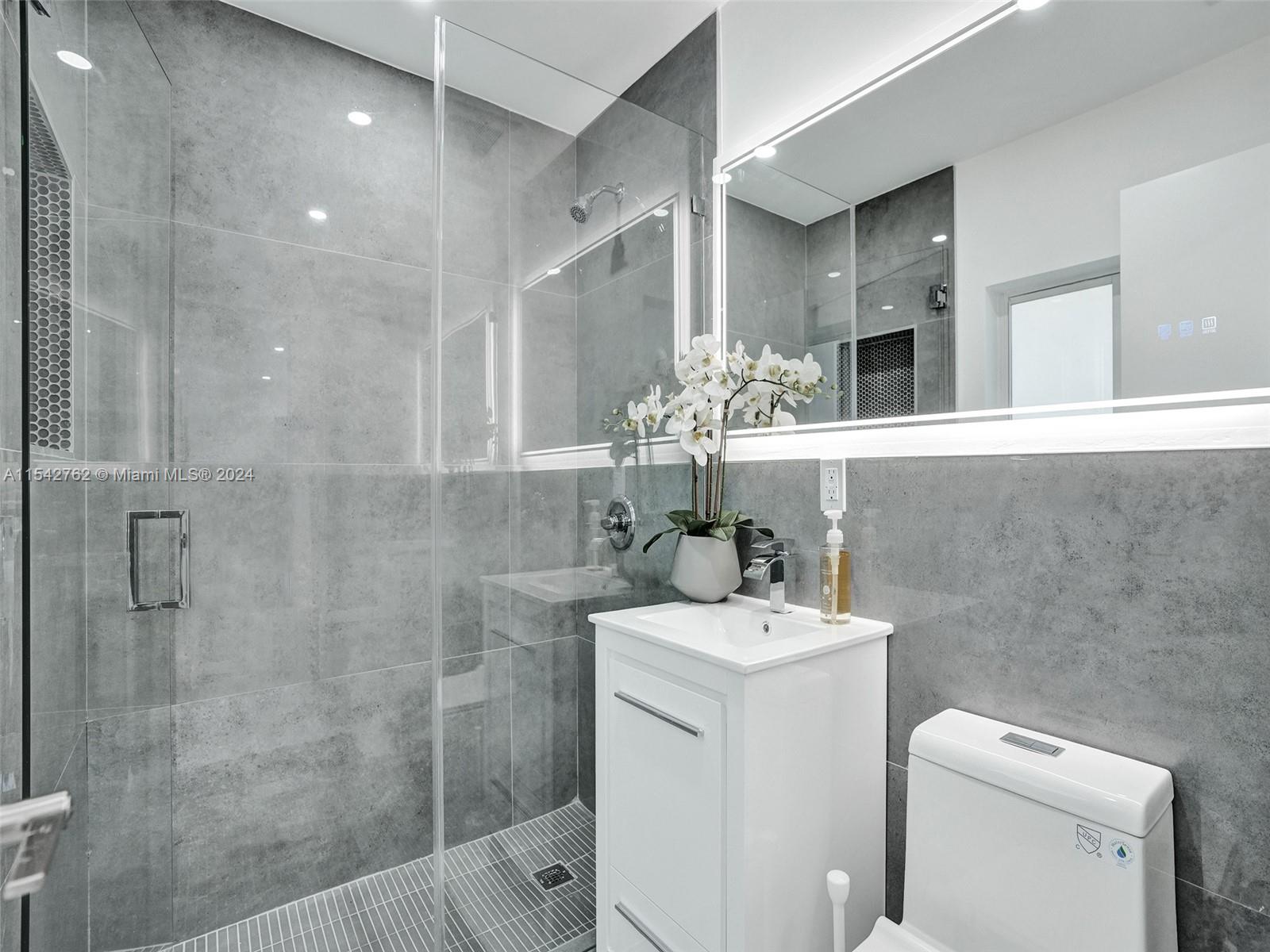 210 NE 85th St 210, El Portal, Florida 33138, 3 Bedrooms Bedrooms, ,2 BathroomsBathrooms,Residentiallease,For Rent,210 NE 85th St 210,A11542762