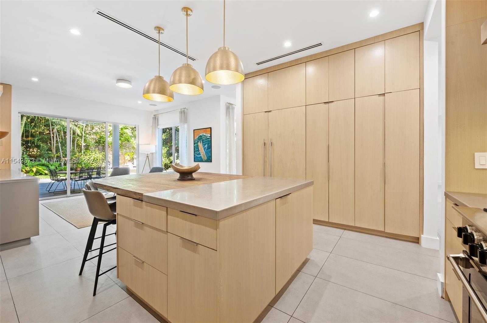 3901 Kumquat Ave, Miami, FL, 33133 United States, 4 Bedrooms Bedrooms, ,4 BathroomsBathrooms,Residential,For Sale,Kumquat Ave,A11542573