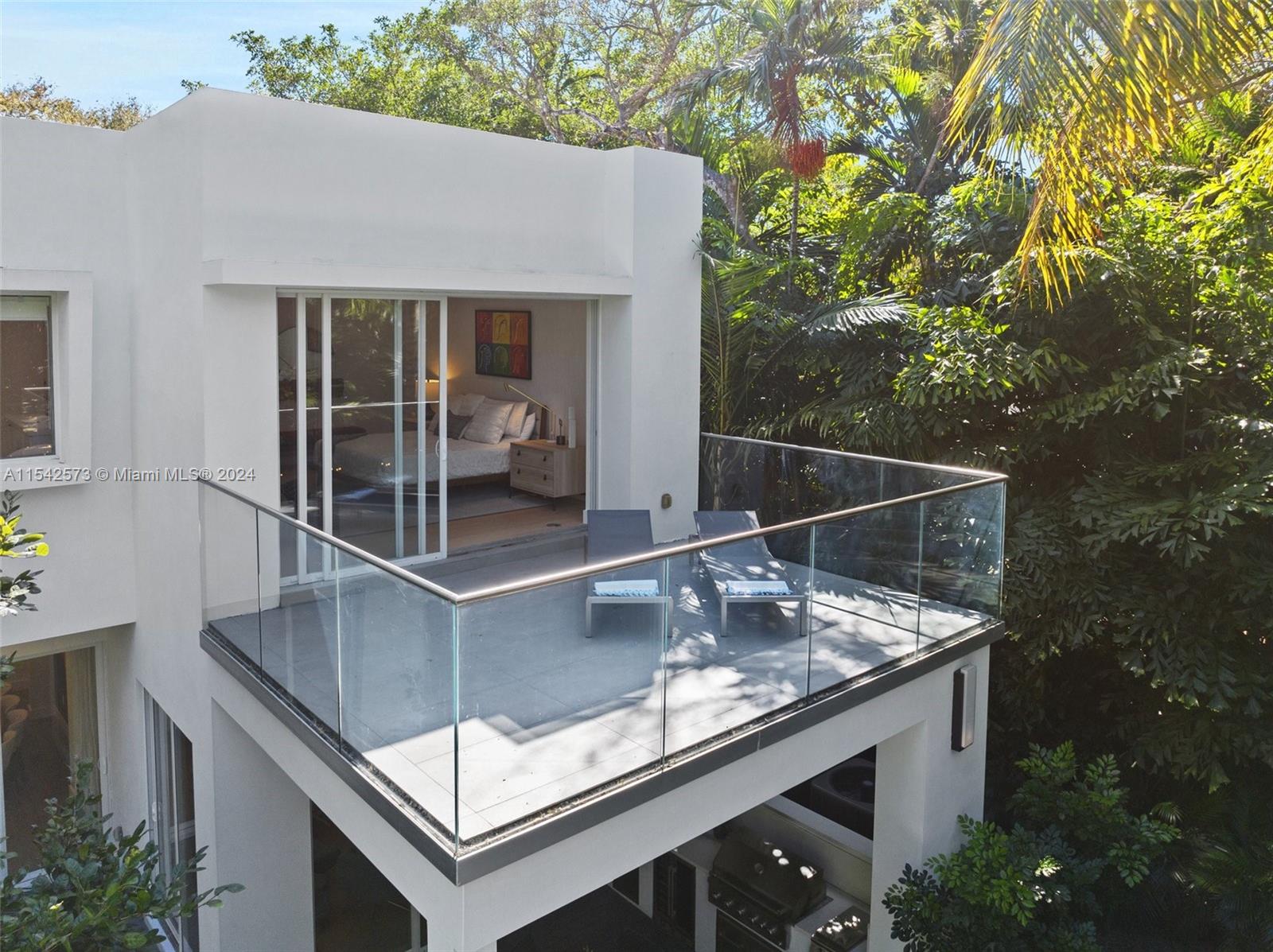 3901 Kumquat Ave, Miami, FL, 33133 United States, 4 Bedrooms Bedrooms, ,4 BathroomsBathrooms,Residential,For Sale,Kumquat Ave,A11542573