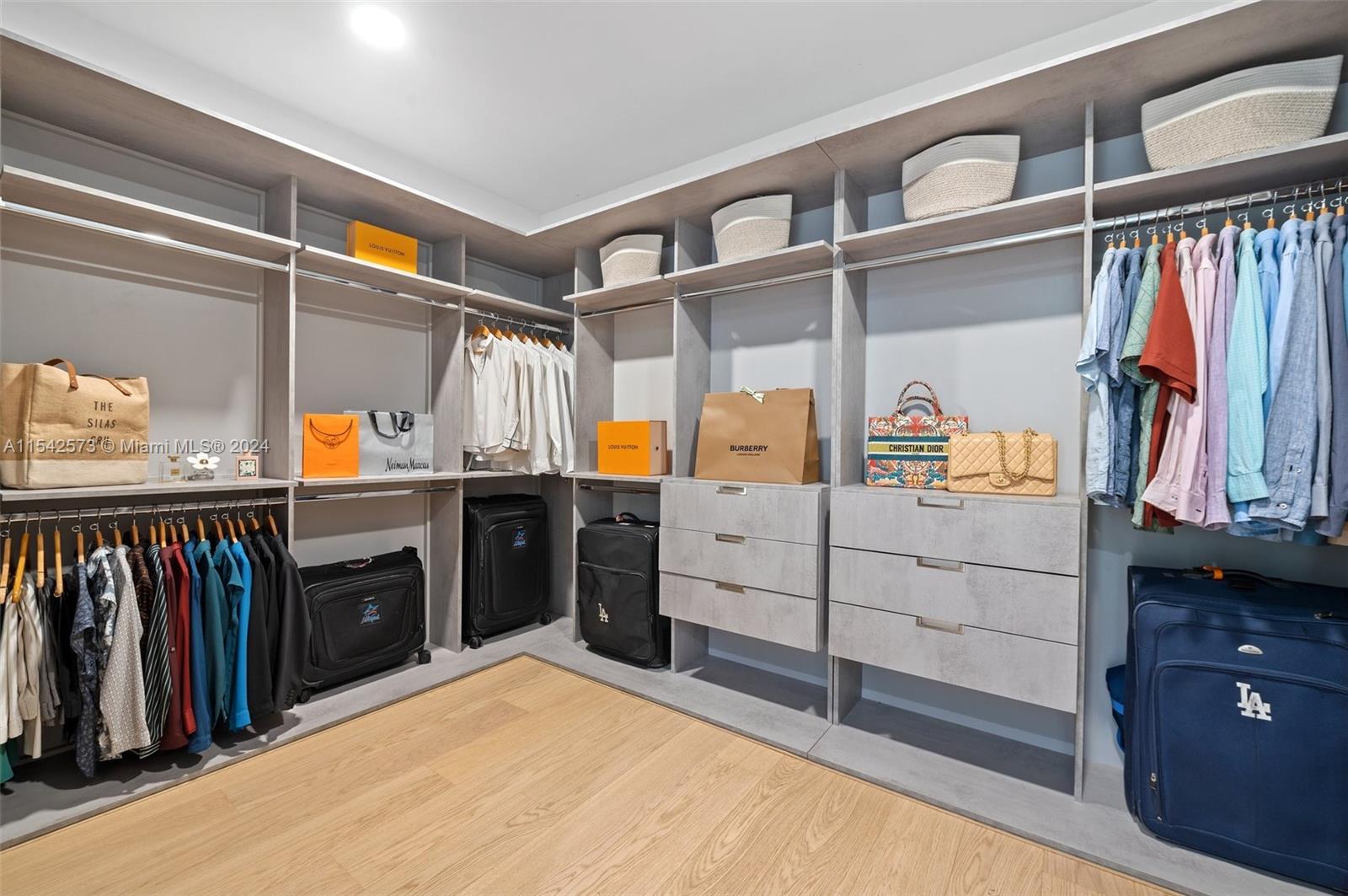 3901 Kumquat Ave, Miami, FL, 33133 United States, 4 Bedrooms Bedrooms, ,4 BathroomsBathrooms,Residential,For Sale,Kumquat Ave,A11542573