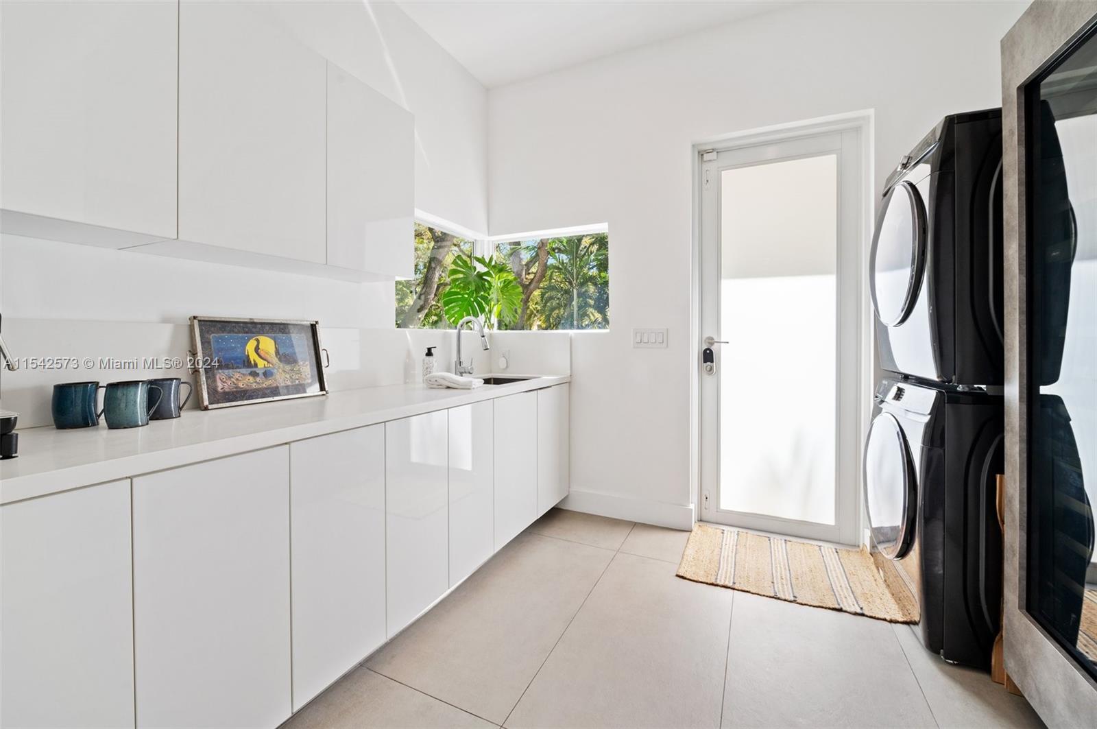 3901 Kumquat Ave, Miami, FL, 33133 United States, 4 Bedrooms Bedrooms, ,4 BathroomsBathrooms,Residential,For Sale,Kumquat Ave,A11542573