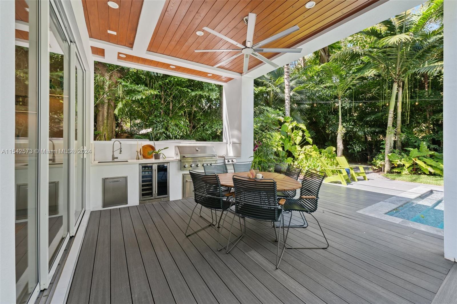 3901 Kumquat Ave, Miami, FL, 33133 United States, 4 Bedrooms Bedrooms, ,4 BathroomsBathrooms,Residential,For Sale,Kumquat Ave,A11542573