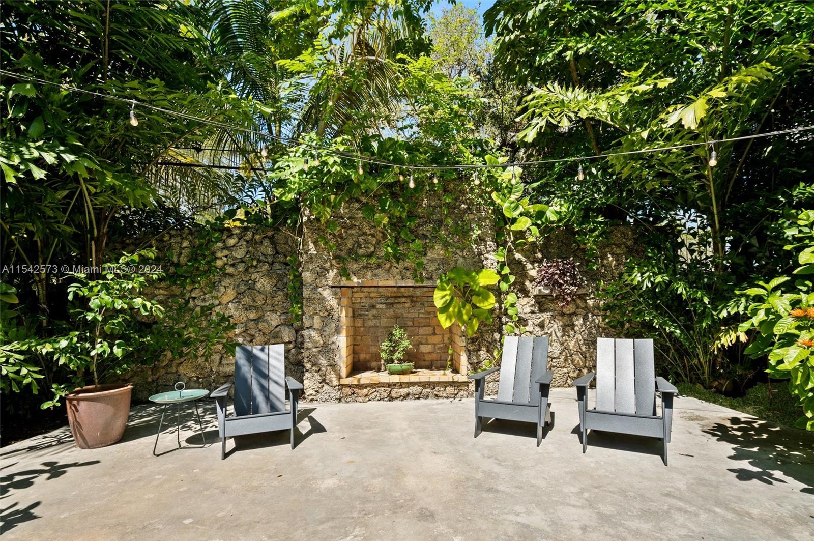 3901 Kumquat Ave, Miami, FL, 33133 United States, 4 Bedrooms Bedrooms, ,4 BathroomsBathrooms,Residential,For Sale,Kumquat Ave,A11542573