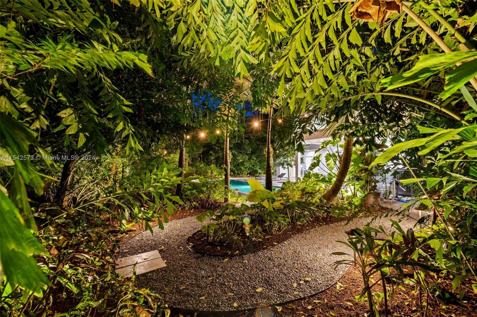 3901 Kumquat Ave, Miami, FL, 33133 United States, 4 Bedrooms Bedrooms, ,4 BathroomsBathrooms,Residential,For Sale,Kumquat Ave,A11542573