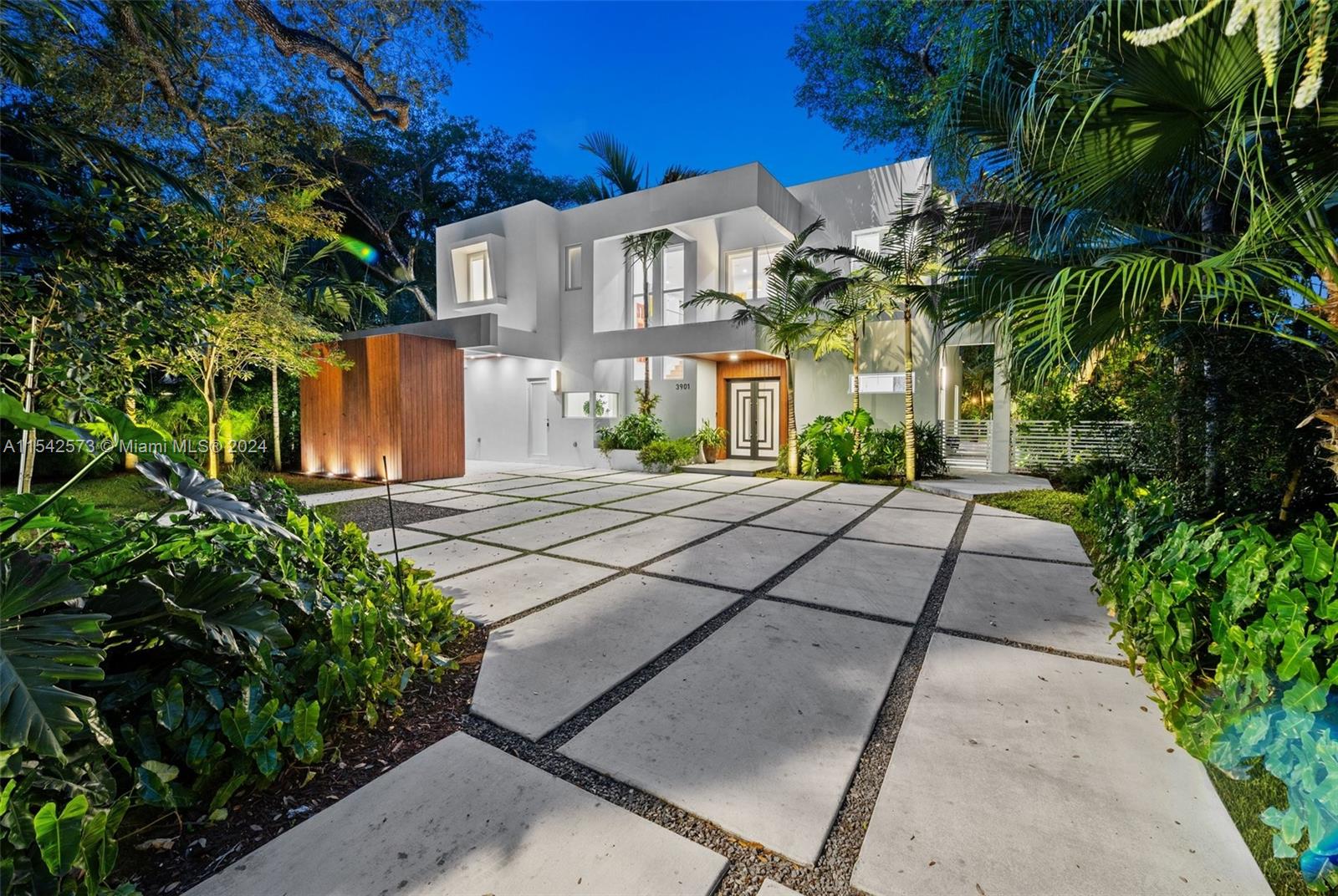 3901 Kumquat Ave, Miami, FL, 33133 United States, 4 Bedrooms Bedrooms, ,4 BathroomsBathrooms,Residential,For Sale,Kumquat Ave,A11542573