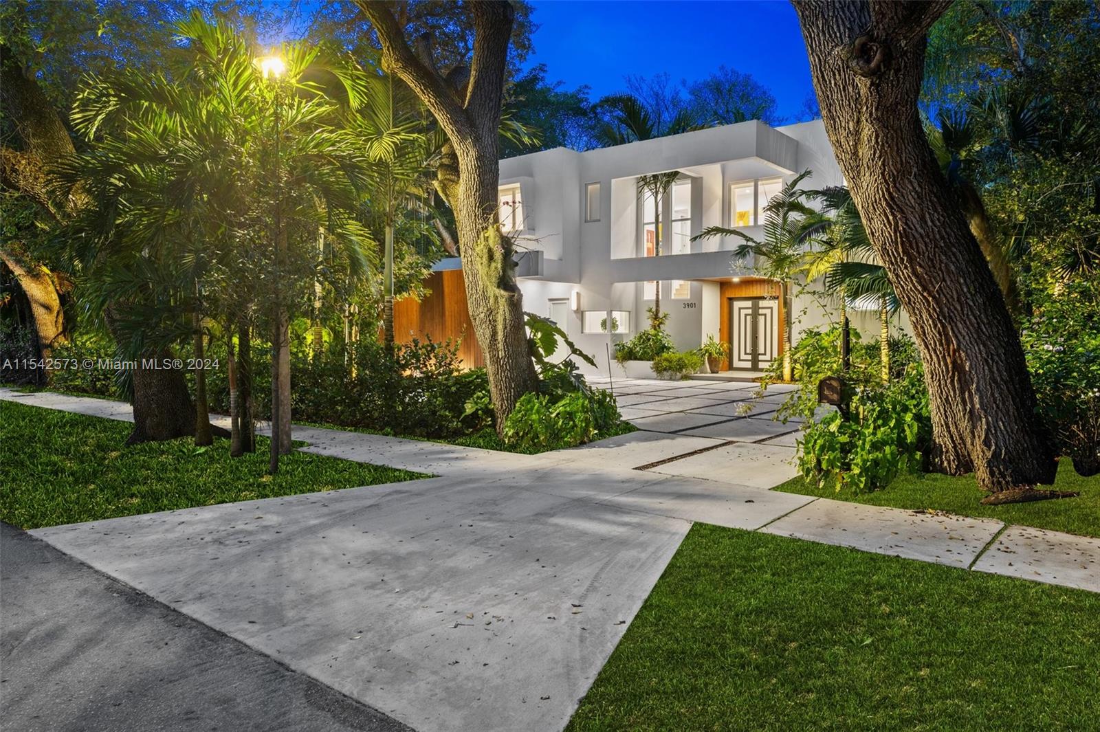 3901 Kumquat Ave, Miami, FL, 33133 United States, 4 Bedrooms Bedrooms, ,4 BathroomsBathrooms,Residential,For Sale,Kumquat Ave,A11542573