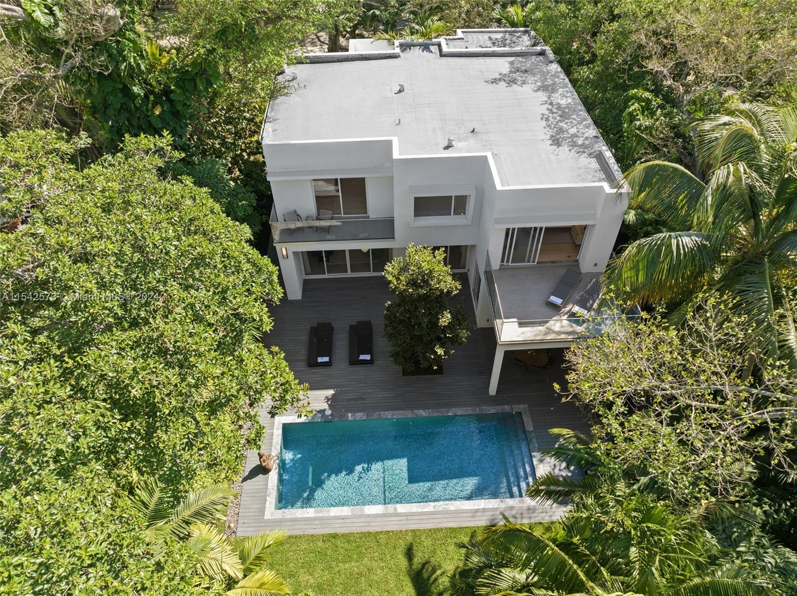 3901 Kumquat Ave, Miami, FL, 33133 United States, 4 Bedrooms Bedrooms, ,4 BathroomsBathrooms,Residential,For Sale,Kumquat Ave,A11542573