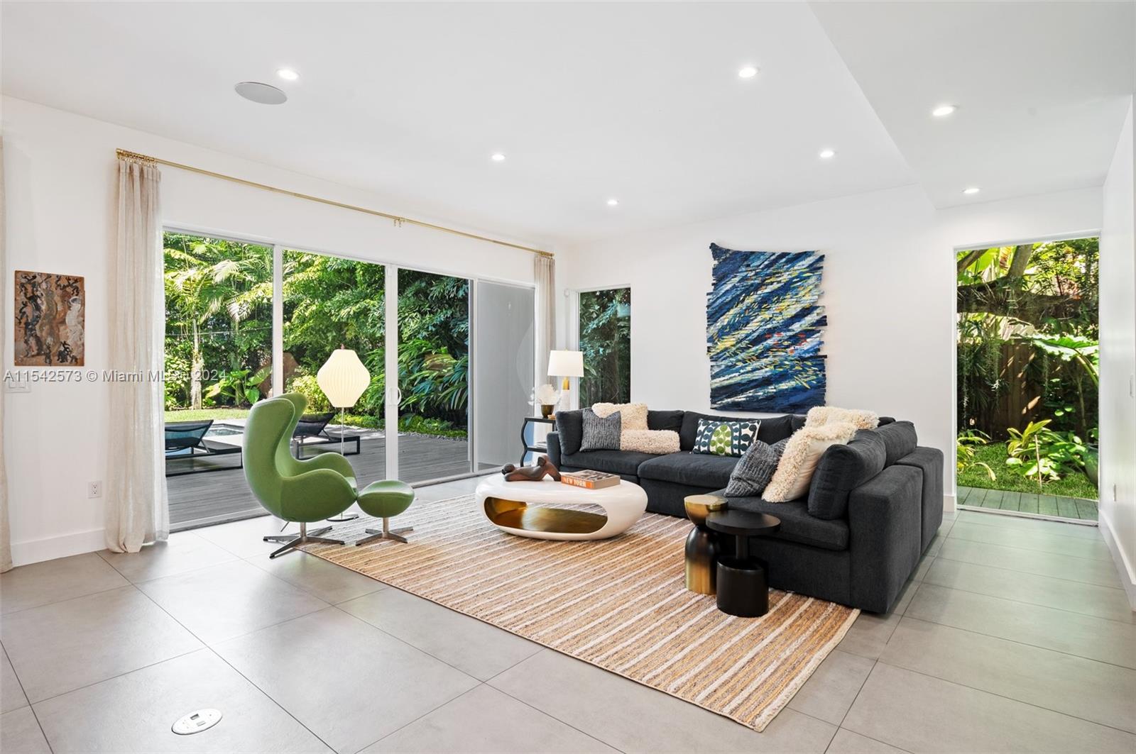 3901 Kumquat Ave, Miami, FL, 33133 United States, 4 Bedrooms Bedrooms, ,4 BathroomsBathrooms,Residential,For Sale,Kumquat Ave,A11542573