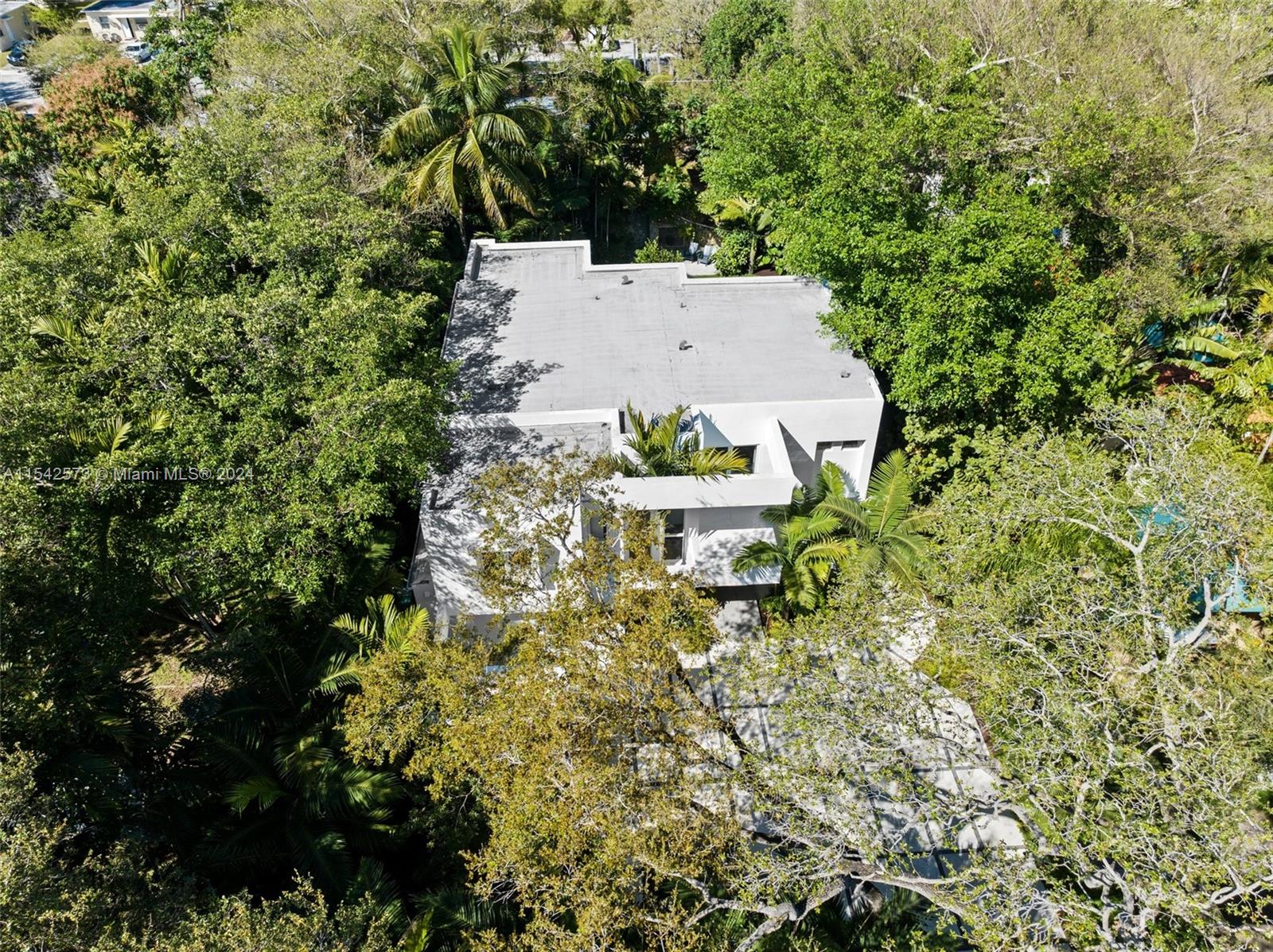 3901 Kumquat Ave, Miami, FL, 33133 United States, 4 Bedrooms Bedrooms, ,4 BathroomsBathrooms,Residential,For Sale,Kumquat Ave,A11542573