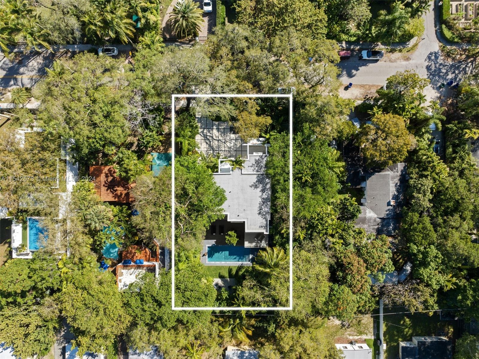 3901 Kumquat Ave, Miami, FL, 33133 United States, 4 Bedrooms Bedrooms, ,4 BathroomsBathrooms,Residential,For Sale,Kumquat Ave,A11542573
