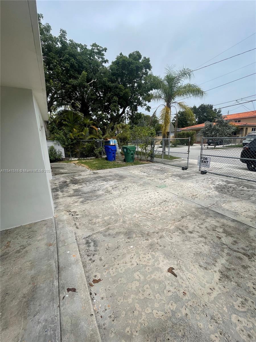 Miami, Florida 33145, 2 Bedrooms Bedrooms, ,1 BathroomBathrooms,Residentiallease,For Rent,A11541516