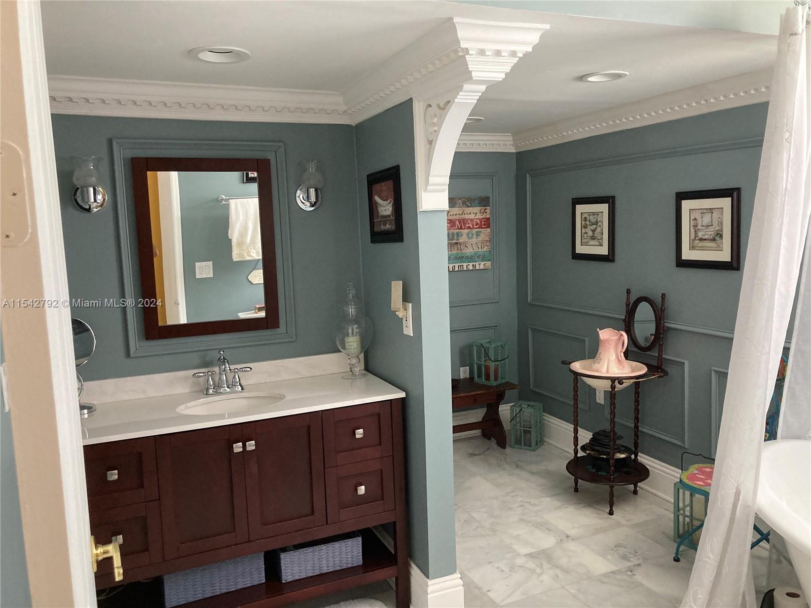 18007 SW 154th St, Miami, Florida 33187, 8 Bedrooms Bedrooms, ,5 BathroomsBathrooms,Residential,For Sale,18007 SW 154th St,A11542792