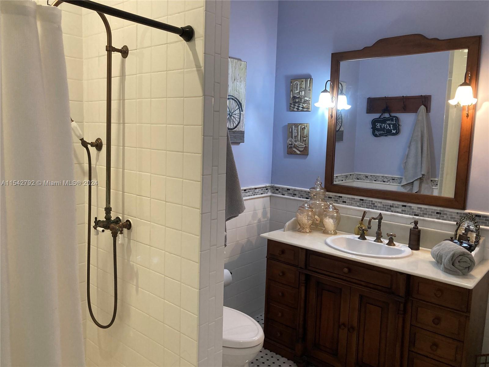 18007 SW 154th St, Miami, Florida 33187, 8 Bedrooms Bedrooms, ,5 BathroomsBathrooms,Residential,For Sale,18007 SW 154th St,A11542792