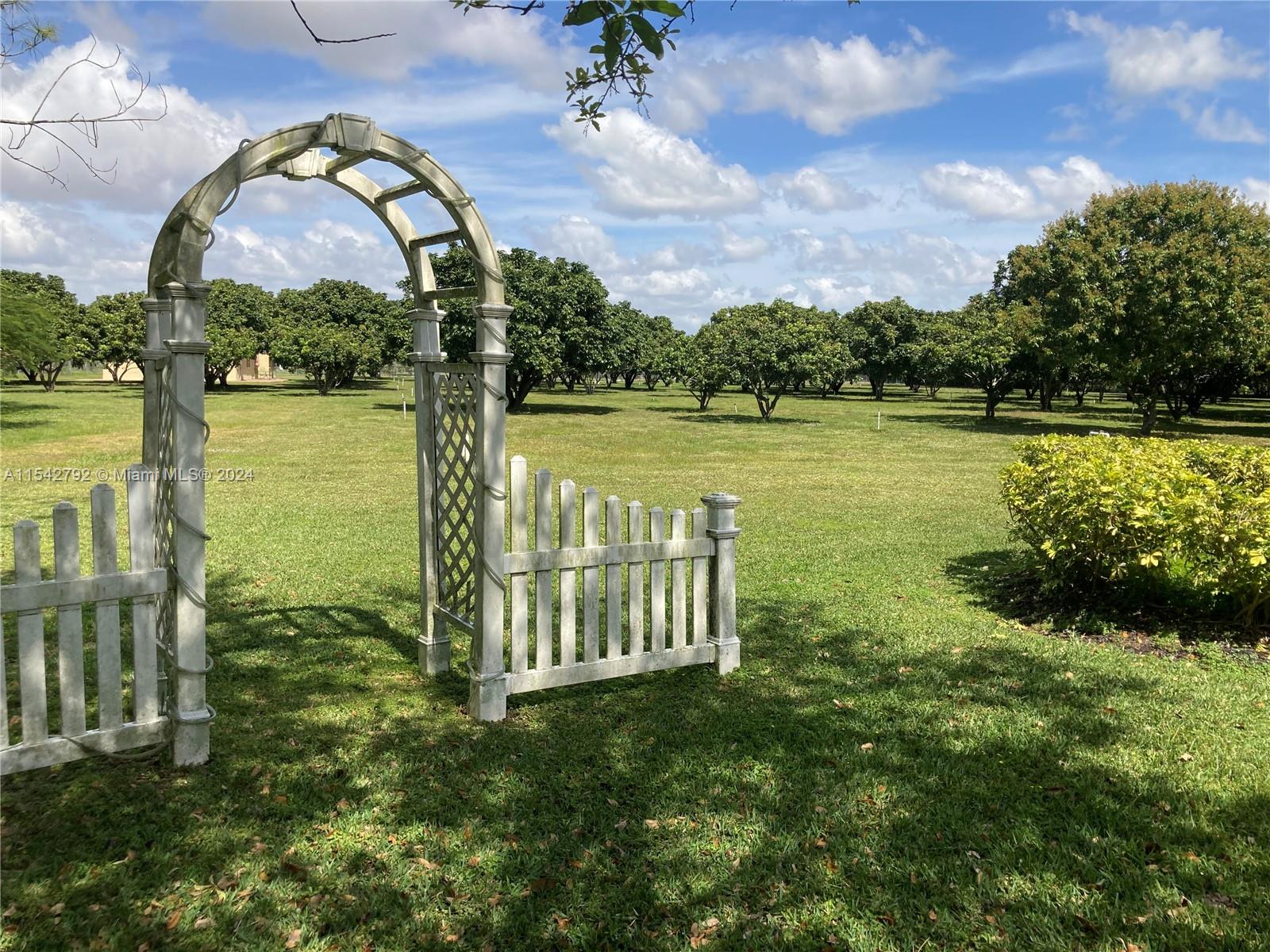 18007 SW 154th St, Miami, Florida 33187, 8 Bedrooms Bedrooms, ,5 BathroomsBathrooms,Residential,For Sale,18007 SW 154th St,A11542792