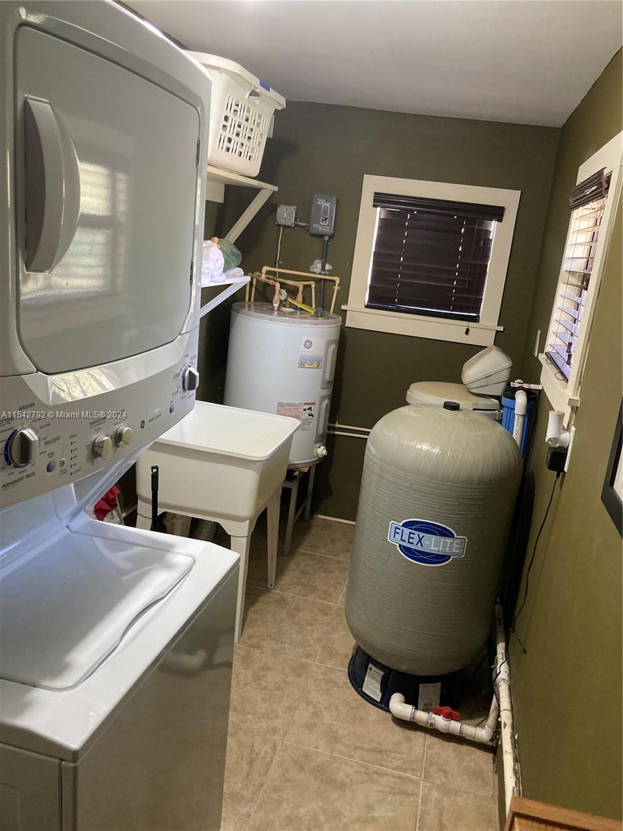 18007 SW 154th St, Miami, Florida 33187, 8 Bedrooms Bedrooms, ,5 BathroomsBathrooms,Residential,For Sale,18007 SW 154th St,A11542792