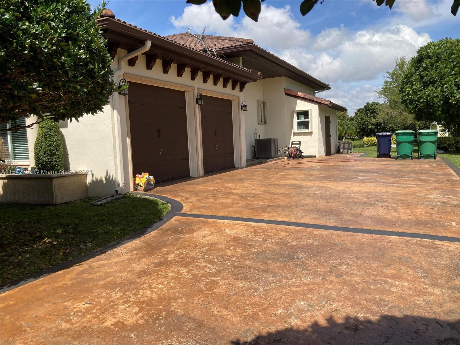 18007 SW 154th St, Miami, Florida 33187, 8 Bedrooms Bedrooms, ,5 BathroomsBathrooms,Residential,For Sale,18007 SW 154th St,A11542792